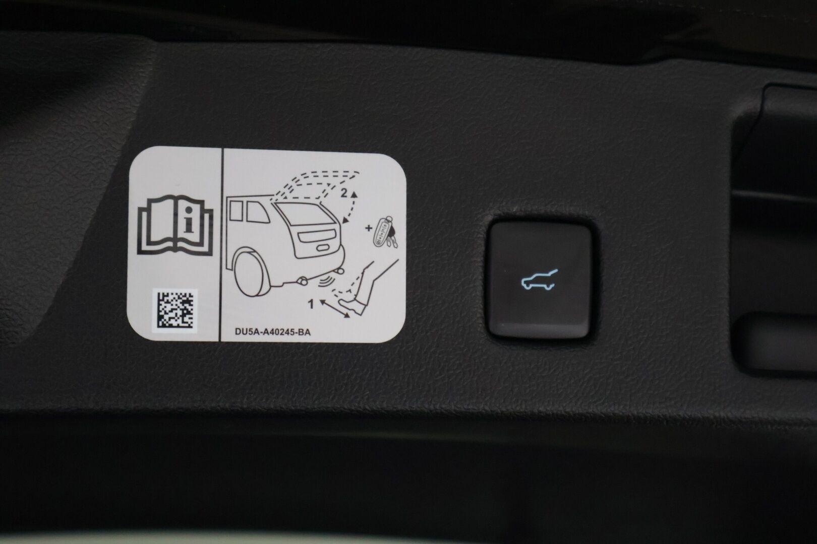 Ford Kuga 2021 FORD KUGAKuga (AF) 4ov 2488cm3 225hv CVT FWD - ACC | ST-Line | Kahdet renkaat | KeyLessGo | P.Kamera