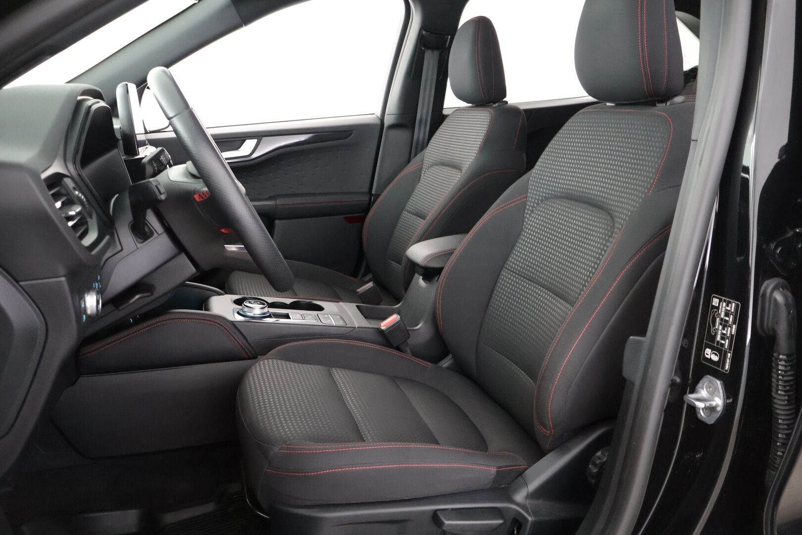 Ford Kuga 2021 FORD KUGAKuga (AF) 4ov 2488cm3 225hv CVT FWD - ACC | ST-Line | Kahdet renkaat | KeyLessGo | P.Kamera