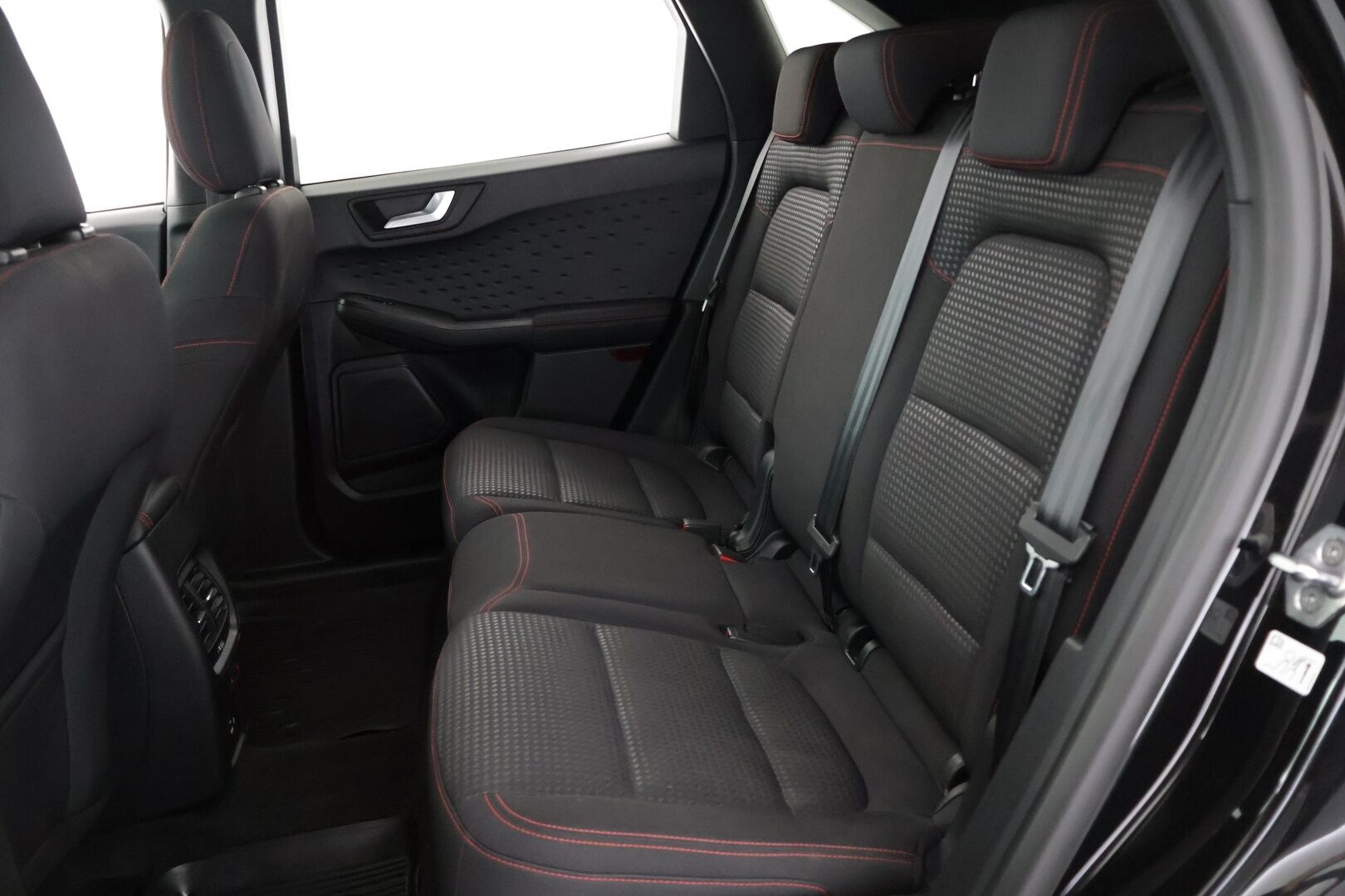 Ford Kuga 2021 FORD KUGAKuga (AF) 4ov 2488cm3 225hv CVT FWD - ACC | ST-Line | Kahdet renkaat | KeyLessGo | P.Kamera