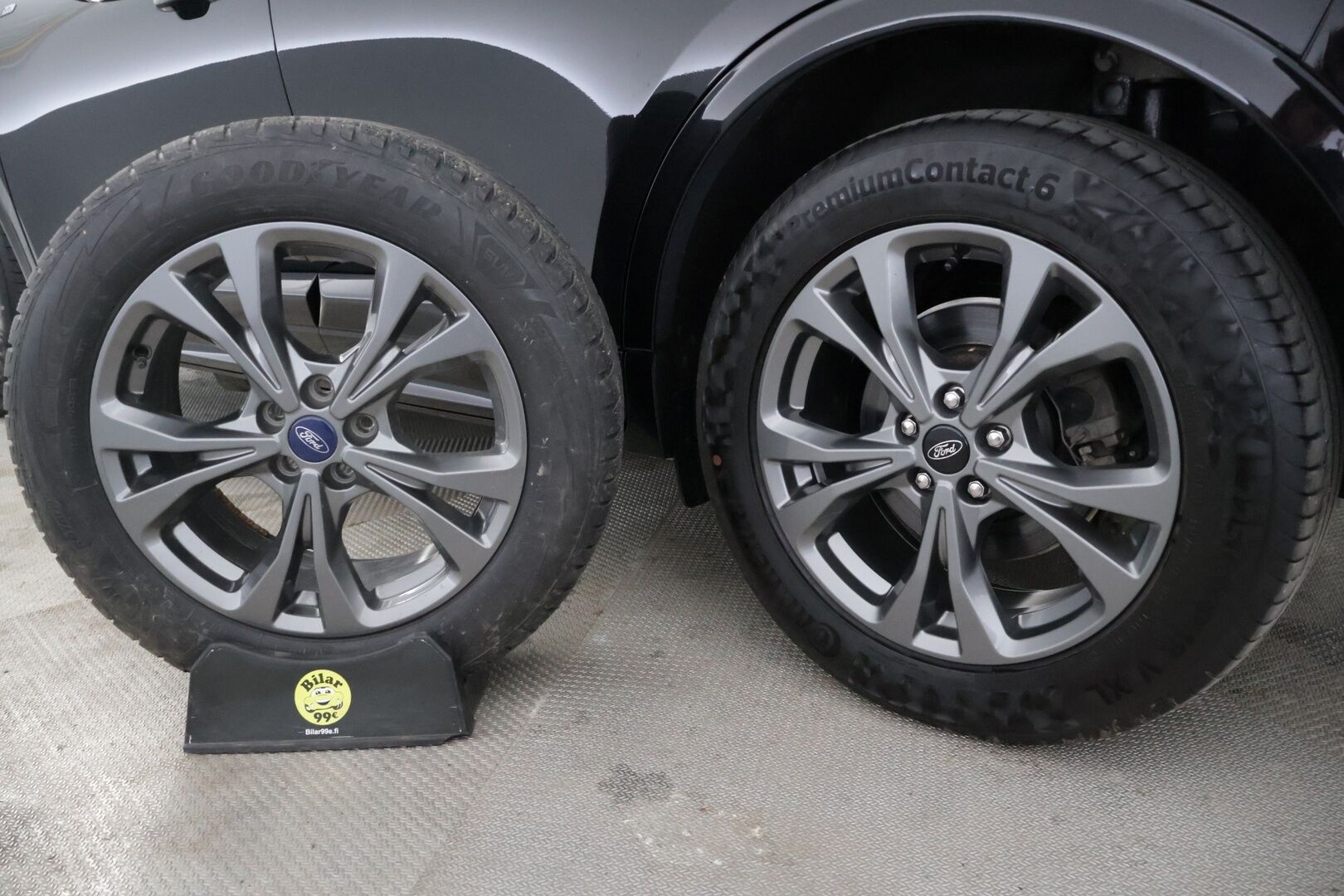 Ford Kuga 2021 FORD KUGAKuga (AF) 4ov 2488cm3 225hv CVT FWD - ACC | ST-Line | Kahdet renkaat | KeyLessGo | P.Kamera