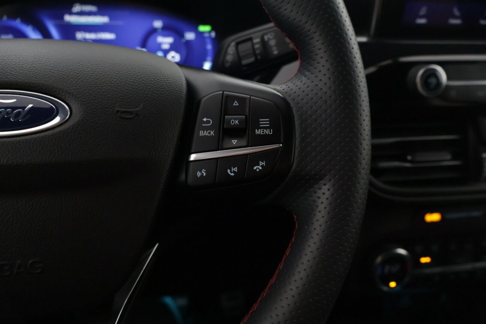 Ford Kuga 2021 FORD KUGAKuga (AF) 4ov 2488cm3 225hv CVT FWD - ACC | ST-Line | Kahdet renkaat | KeyLessGo | P.Kamera