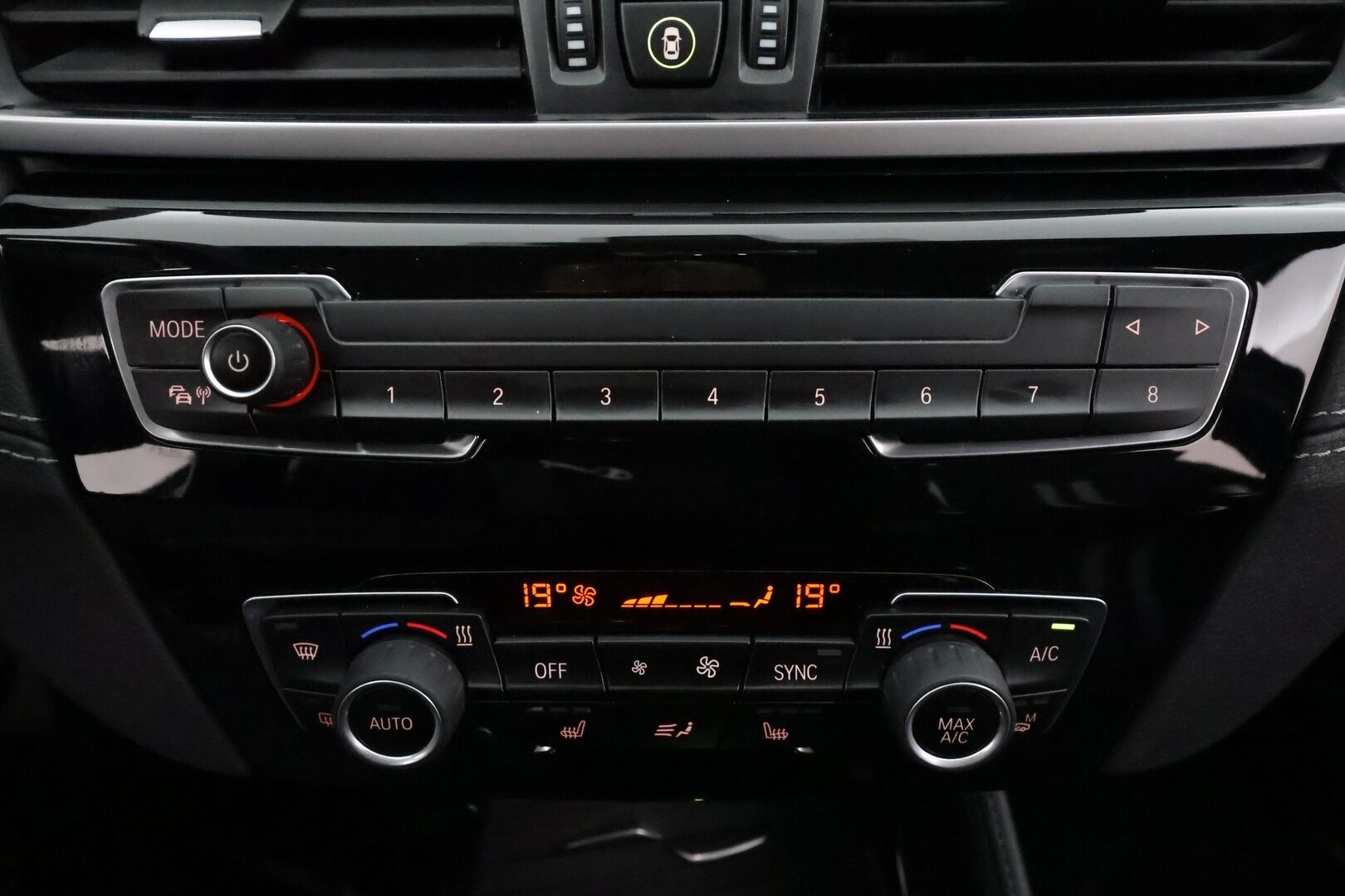 BMW X1 2022 BMW X1 F48 xDrive25e A Charged Edition M Sport * ACC / HUD / Koukku / Sporttipenkit / P.tutkat / LED / Navi * - Akku kuntotarkastettu Soh 90,3% / Kahdet renkaat aluvanteilla 