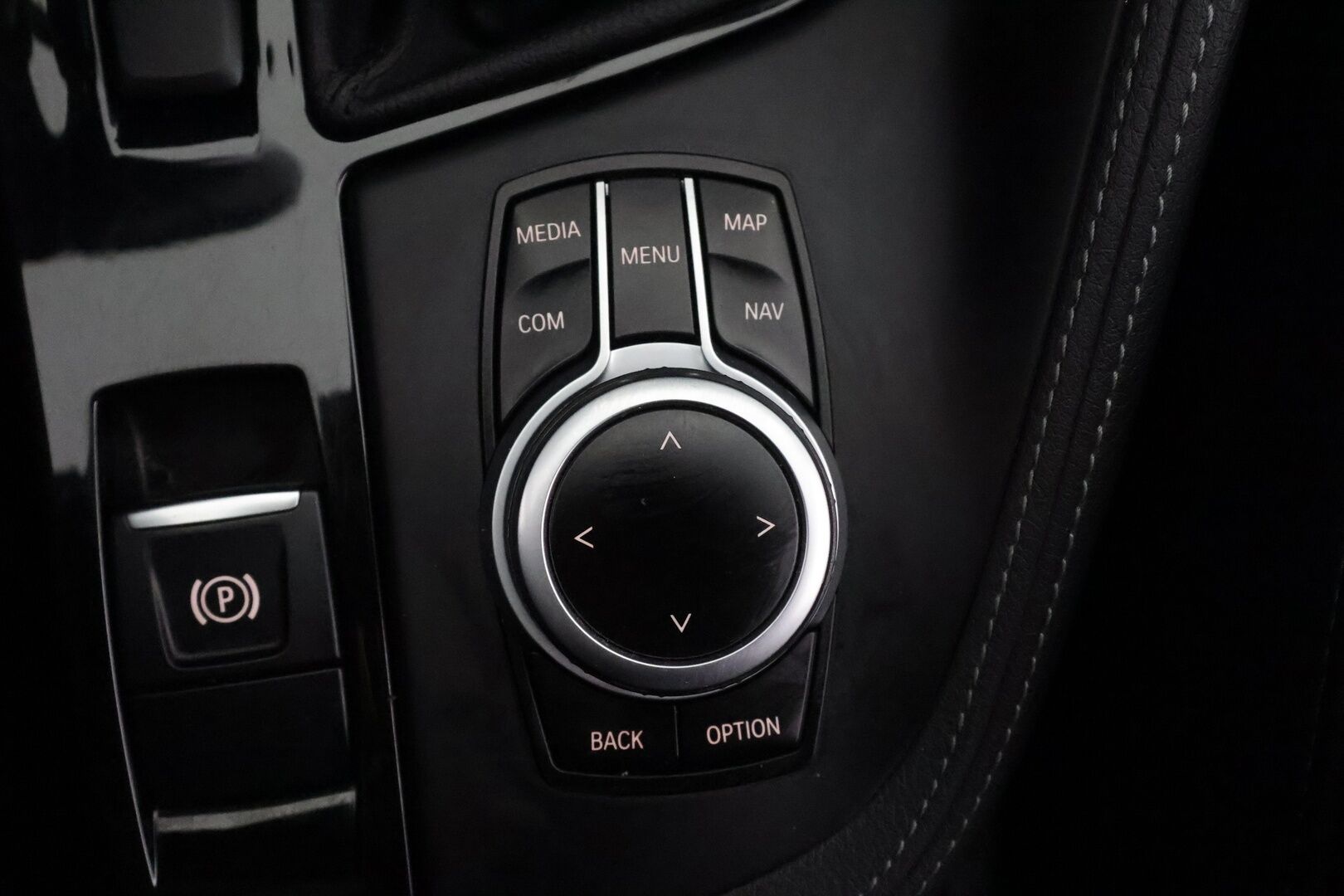 BMW X1 2022 BMW X1 F48 xDrive25e A Charged Edition M Sport * ACC / HUD / Koukku / Sporttipenkit / P.tutkat / LED / Navi * - Akku kuntotarkastettu Soh 90,3% / Kahdet renkaat aluvanteilla 