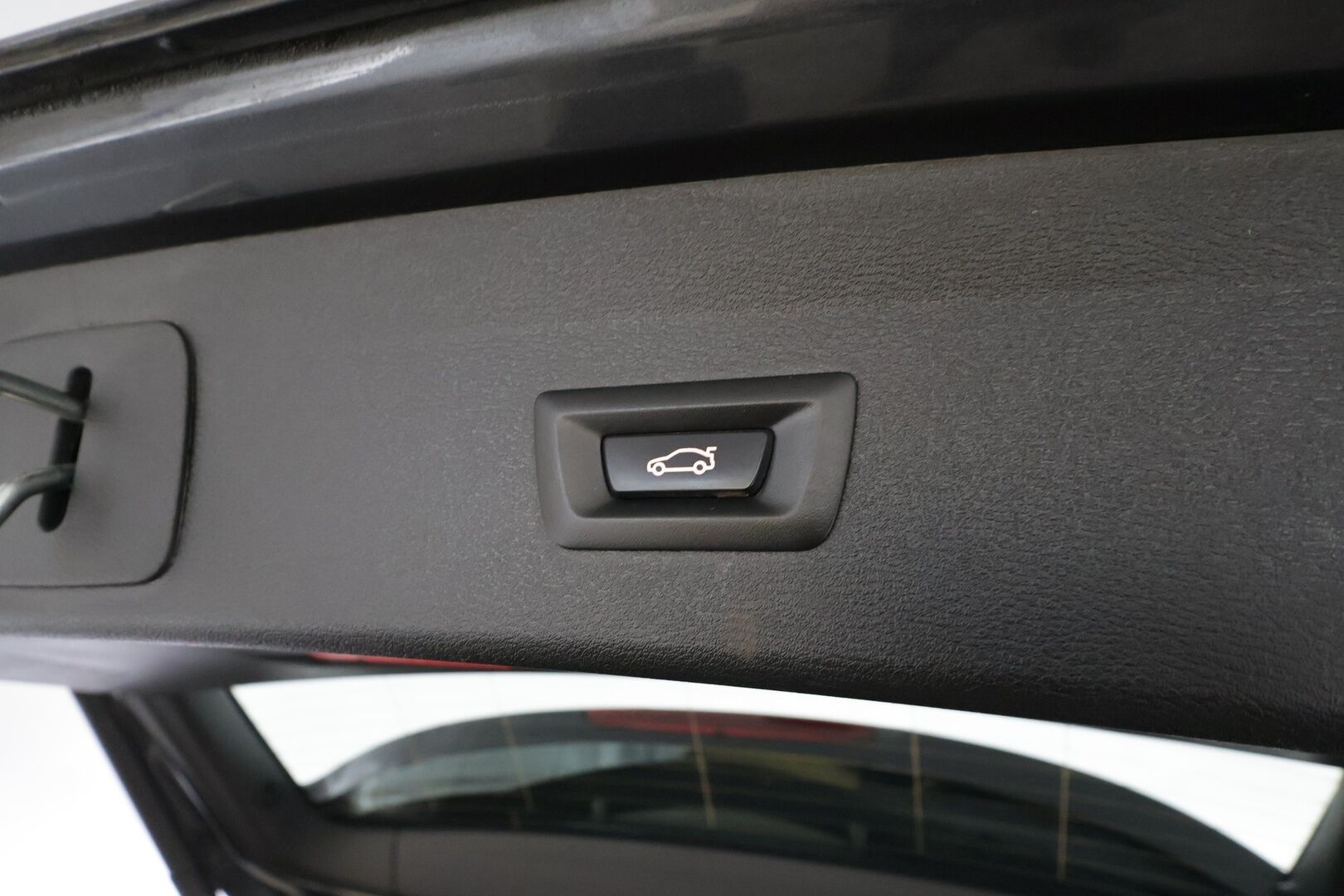 BMW X1 2022 F48 xDrive25e A Charged Edition M Sport * ACC / HUD / Koukku / Sporttipenkit / P.tutkat / LED / Navi * - SOH 90,3% / Kahdet renkaat aluvanteilla / Siistikuntoinen - HULLUT AVAJAISHULINAT KORKOTARJOUS 3,29 %