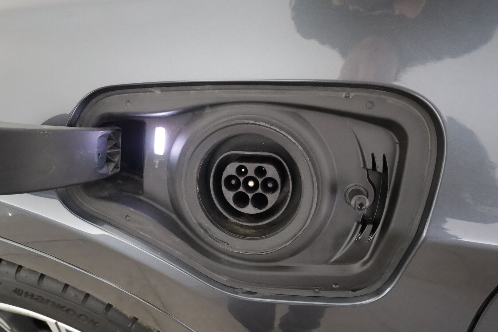 BMW X1 2022 F48 xDrive25e A Charged Edition M Sport * ACC / HUD / Koukku / Sporttipenkit / P.tutkat / LED / Navi * - SOH 90,3% / Kahdet renkaat aluvanteilla / Siistikuntoinen - HULLUT AVAJAISHULINAT KORKOTARJOUS 3,29 %