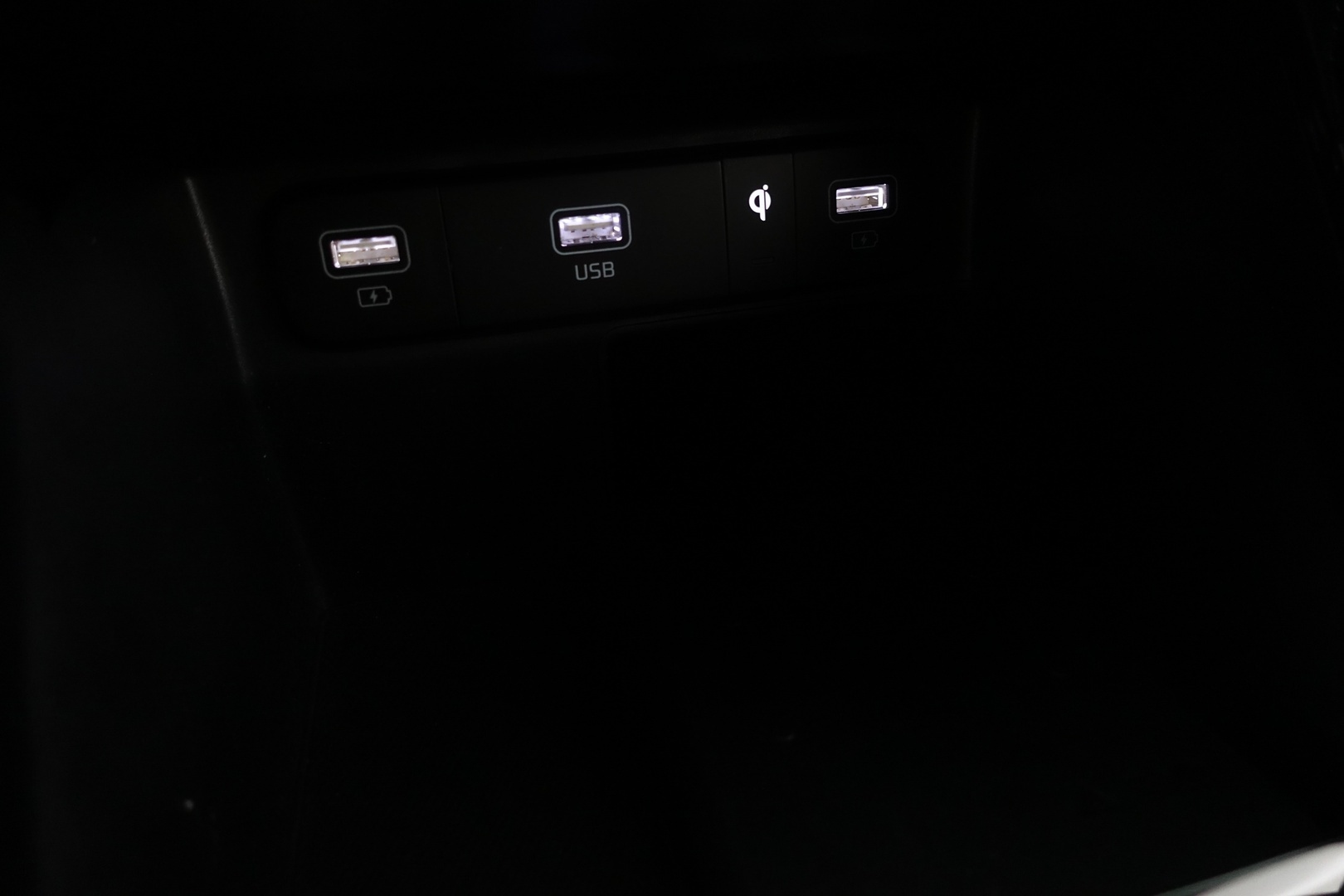 Kia Sorento 2021 1,6 T-GDI Plug-in Hybrid AWD Business Luxury AT 5P - 2. Omisteinen | Adapt. Vakkari | HUD | Bliss | Bose | Ilmastoidut penkit | Keyless | Vetokoukku |