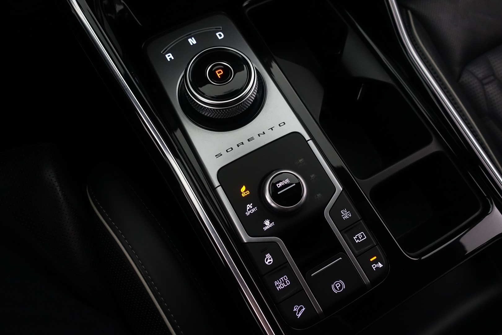 Kia Sorento 2021 1,6 T-GDI Plug-in Hybrid AWD Business Luxury AT 5P - 2. Omisteinen | Adapt. Vakkari | HUD | Bliss | Bose | Ilmastoidut penkit | Keyless | Vetokoukku |