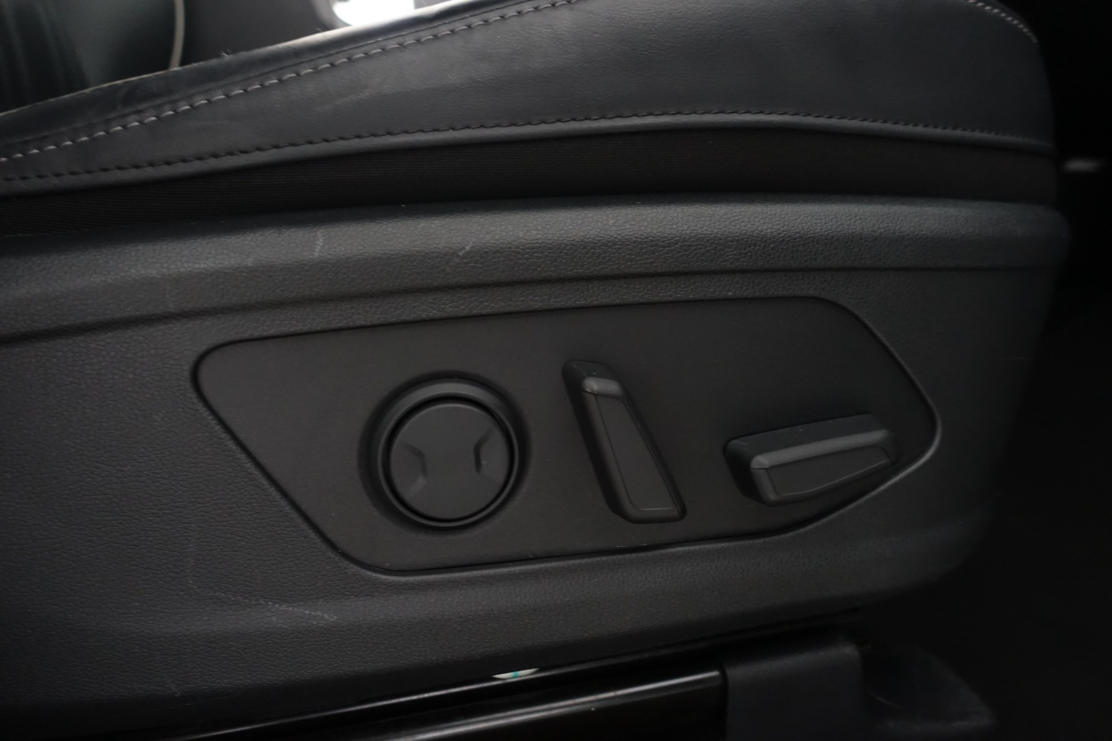 Kia Sorento 2021 1,6 T-GDI Plug-in Hybrid AWD Business Luxury AT 5P - 2. Omisteinen | Adapt. Vakkari | HUD | Bliss | Bose | Ilmastoidut penkit | Keyless | Vetokoukku |