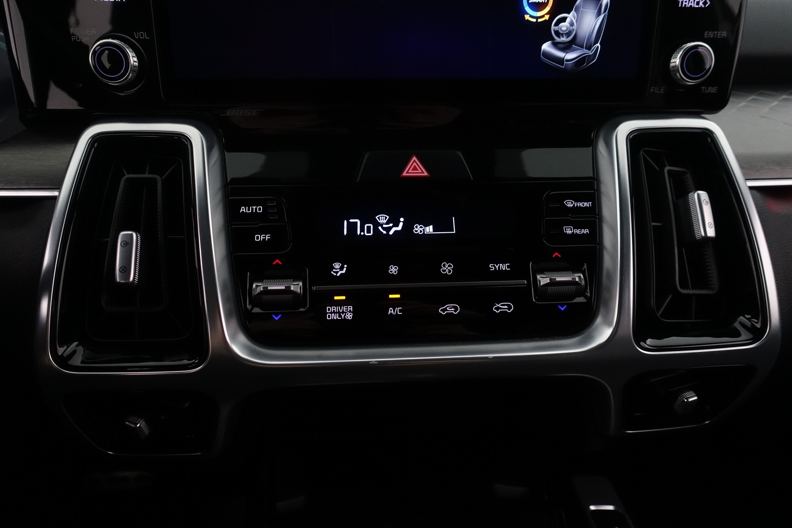 Kia Sorento 2021 1,6 T-GDI Plug-in Hybrid AWD Business Luxury AT 5P - 2. Omisteinen | Adapt. Vakkari | HUD | Bliss | Bose | Ilmastoidut penkit | Keyless | Vetokoukku |