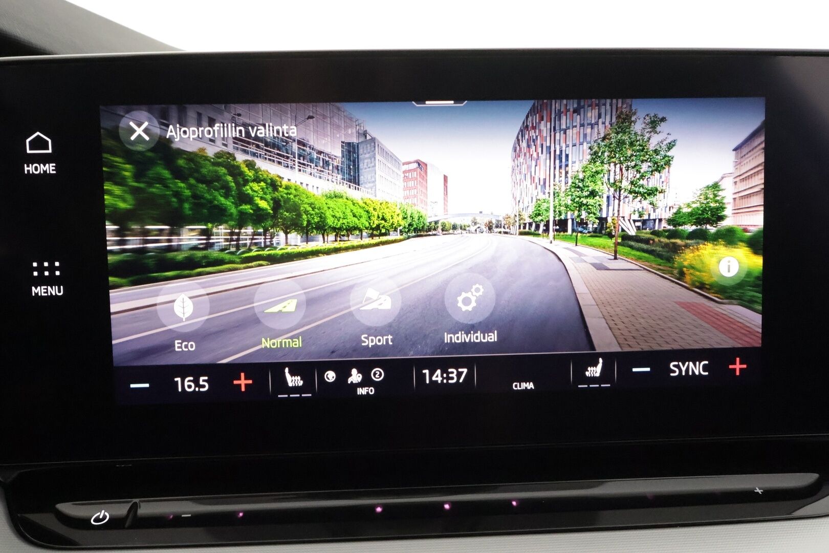 Skoda Octavia 2024 Combi 1.5 TSI Style eTEC DSG Autom. - | Webasto | Koukku | ACC | P.Kamera | Matrix-LED | Kaistavahti | Navi | Keyless | Digimittaristo | 1-om Suomi-auto | Kahdet renkaat | 