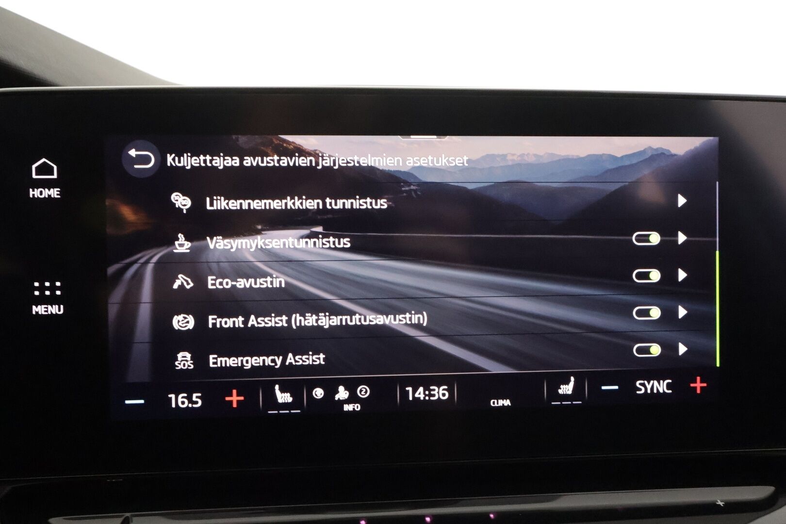 Skoda Octavia 2024 Combi 1.5 TSI Style eTEC DSG Autom. - | Webasto | Koukku | ACC | P.Kamera | Matrix-LED | Kaistavahti | Navi | Keyless | Digimittaristo | 1-om Suomi-auto | Kahdet renkaat | 