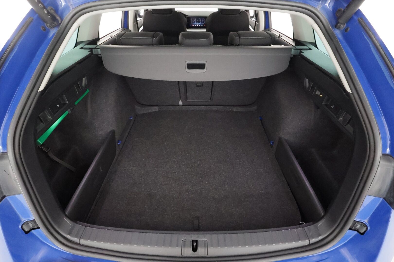 Skoda Octavia 2024 Combi 1.5 TSI Style eTEC DSG Autom. - | Webasto | Koukku | ACC | P.Kamera | Matrix-LED | Kaistavahti | Navi | Keyless | Digimittaristo | 1-om Suomi-auto | Kahdet renkaat | 