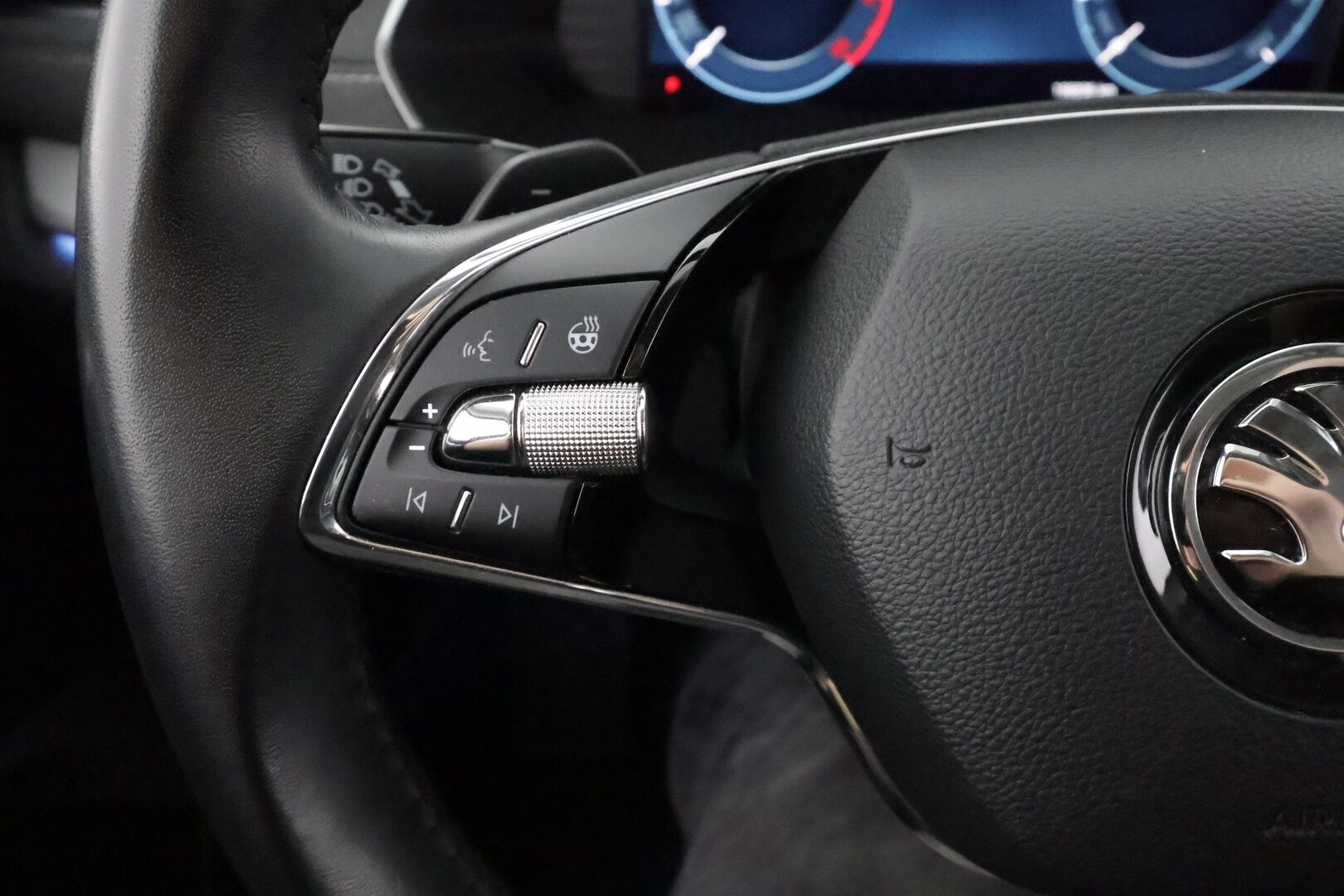 Skoda Octavia 2024 Combi 1.5 TSI Style eTEC DSG Autom. - | Webasto | Koukku | ACC | P.Kamera | Matrix-LED | Kaistavahti | Navi | Keyless | Digimittaristo | 1-om Suomi-auto | Kahdet renkaat | 