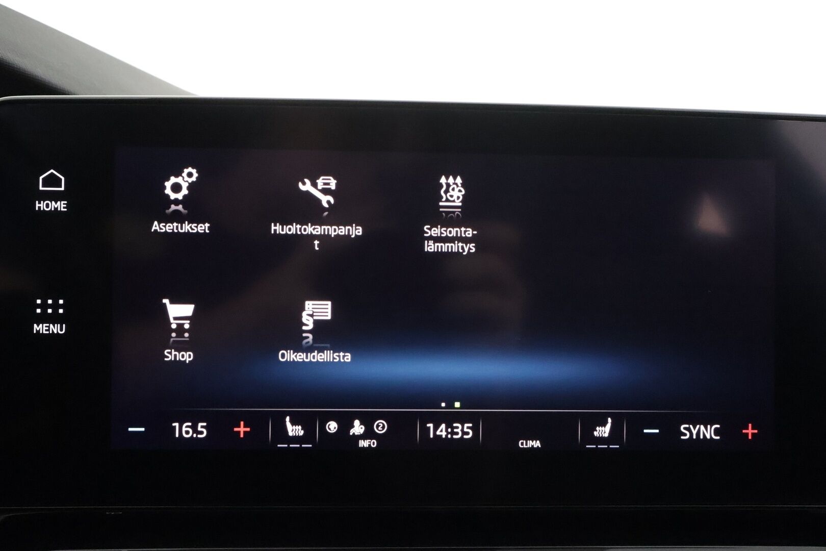 Skoda Octavia 2024 Combi 1.5 TSI Style eTEC DSG Autom. - | Webasto | Koukku | ACC | P.Kamera | Matrix-LED | Kaistavahti | Navi | Keyless | Digimittaristo | 1-om Suomi-auto | Kahdet renkaat | 