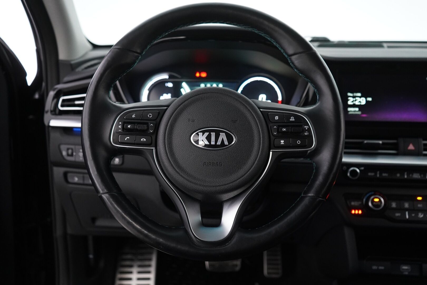 Kia Niro Electric 2021 Business Luxury 64 kWh 204 hv - ACC | Ilmastoidut nahat | Kamera | Navi | Kahdet renkaat aluvantein | SOH 94,5% | Android & Apple 