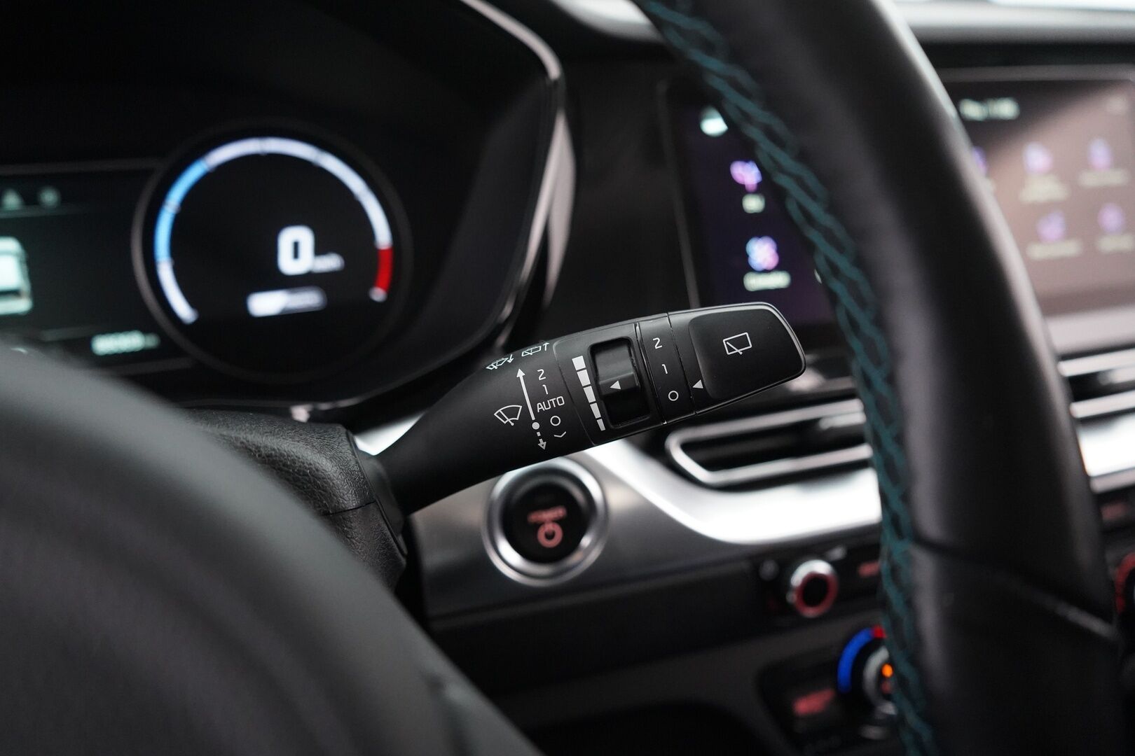 Kia Niro Electric 2021 Business Luxury 64 kWh 204 hv - ACC | Ilmastoidut nahat | Kamera | Navi | Kahdet renkaat aluvantein | SOH 94,5% | Android & Apple 