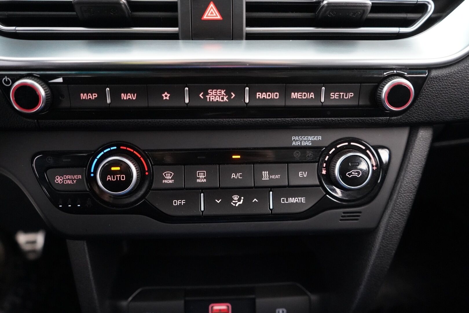 Kia Niro Electric 2021 Business Luxury 64 kWh 204 hv - ACC | Ilmastoidut nahat | Kamera | Navi | Kahdet renkaat aluvantein | SOH 94,5% | Android & Apple 