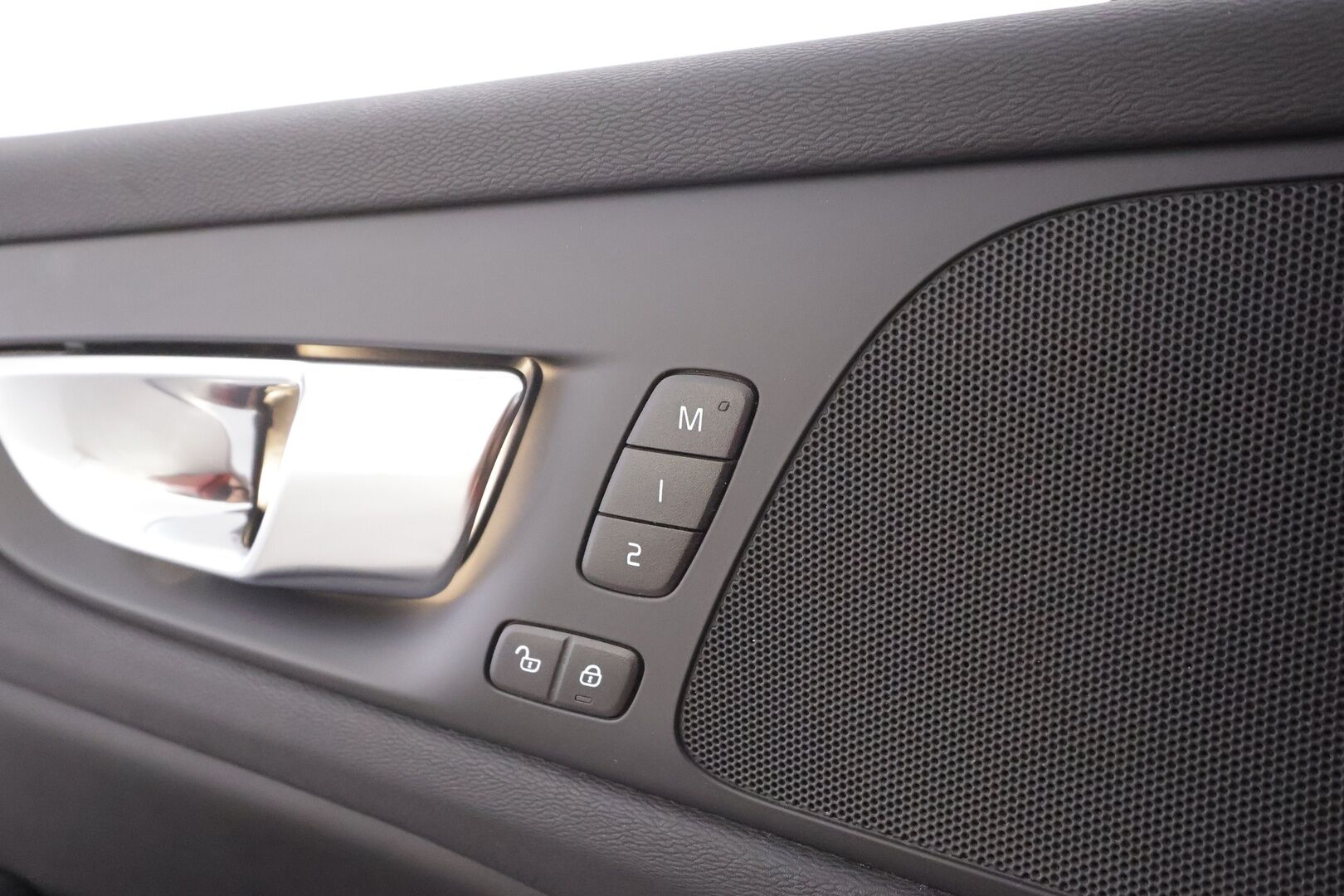 Volvo V60 2025 T6 AWD Long Range Plus Dark aut - | ACC | Koukku | Sporttinahat muistilla | Full-LED Active | Pilot Assist | BLIS | High perf. audio | Keyless | Merkkihuollot | 1-om suomiauto | ALV |