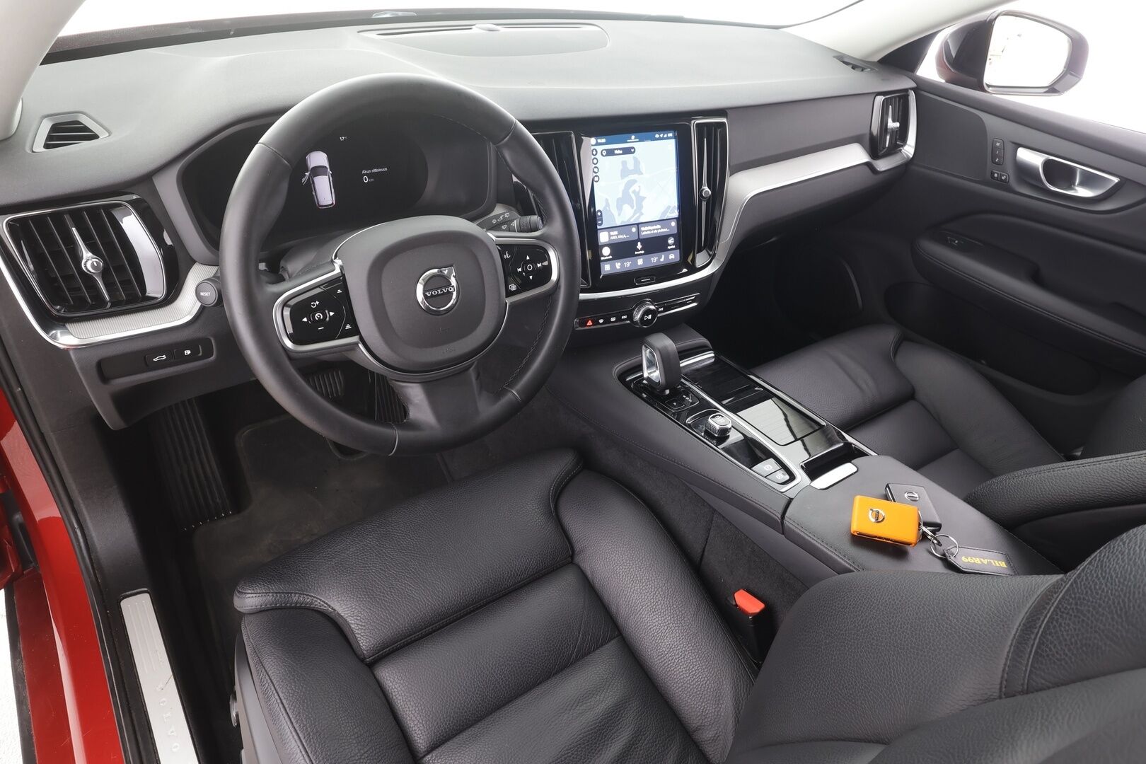 Volvo V60 2025 T6 AWD Long Range Plus Dark aut - | ACC | Koukku | Sporttinahat muistilla | Full-LED Active | Pilot Assist | BLIS | High perf. audio | Keyless | Merkkihuollot | 1-om suomiauto | ALV |