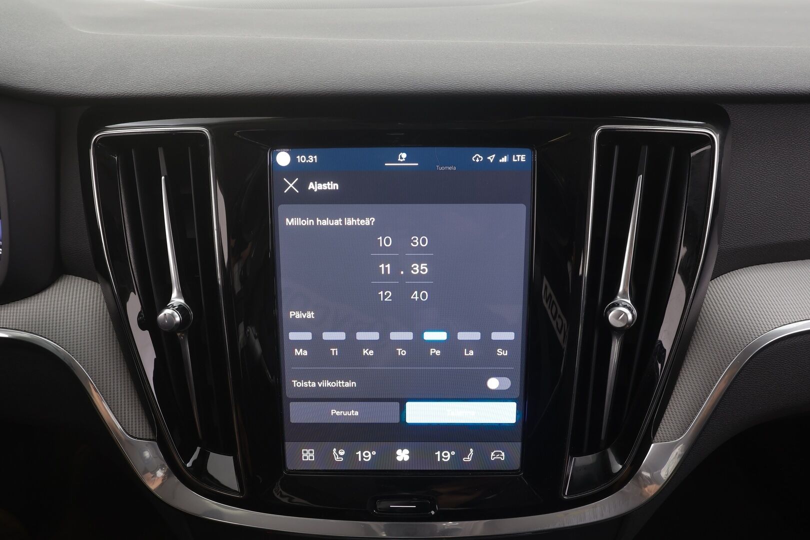 Volvo V60 2025 T6 AWD Long Range Plus Dark aut - | ACC | Koukku | Sporttinahat muistilla | Full-LED Active | Pilot Assist | BLIS | High perf. audio | Keyless | Merkkihuollot | 1-om suomiauto | ALV |