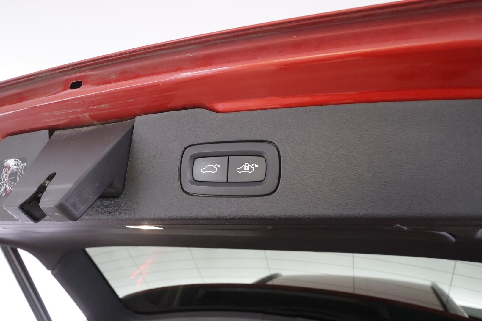 Volvo V60 2025 T6 AWD Long Range Plus Dark aut - | ACC | Koukku | Sporttinahat muistilla | Full-LED Active | Pilot Assist | BLIS | High perf. audio | Keyless | Merkkihuollot | 1-om suomiauto | ALV |