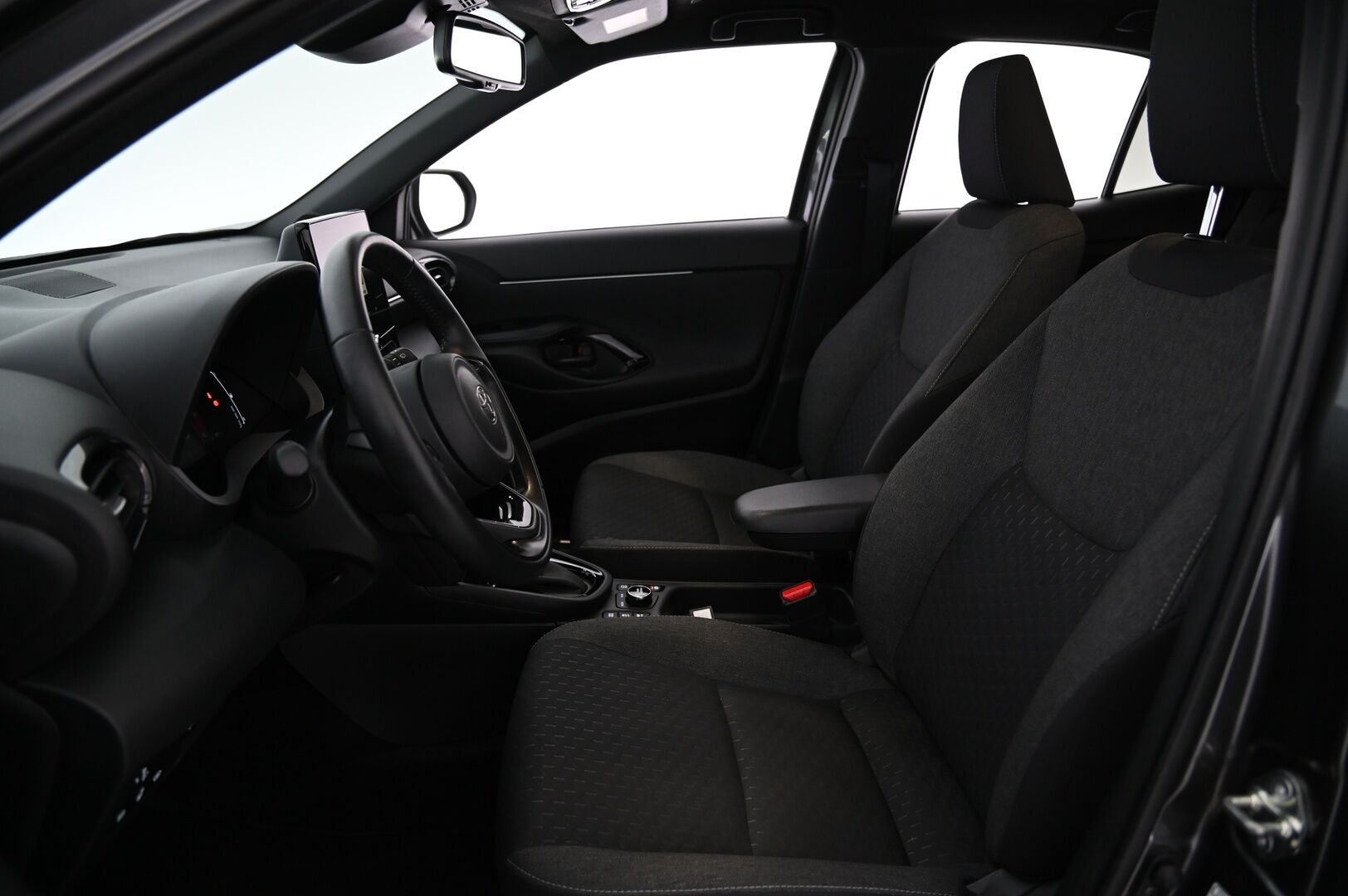 Toyota Yaris Cross 2024 1.5 Hybrid 116 AWD-i Intense Plus * ACC / Peruutuskamera / Navigointi / LED / Sähköluukku * - 3,99 % KORKOTARJOUS TÄHÄN AUTOON - 2xRenkaat / Lohko / Siisti / MIracast*