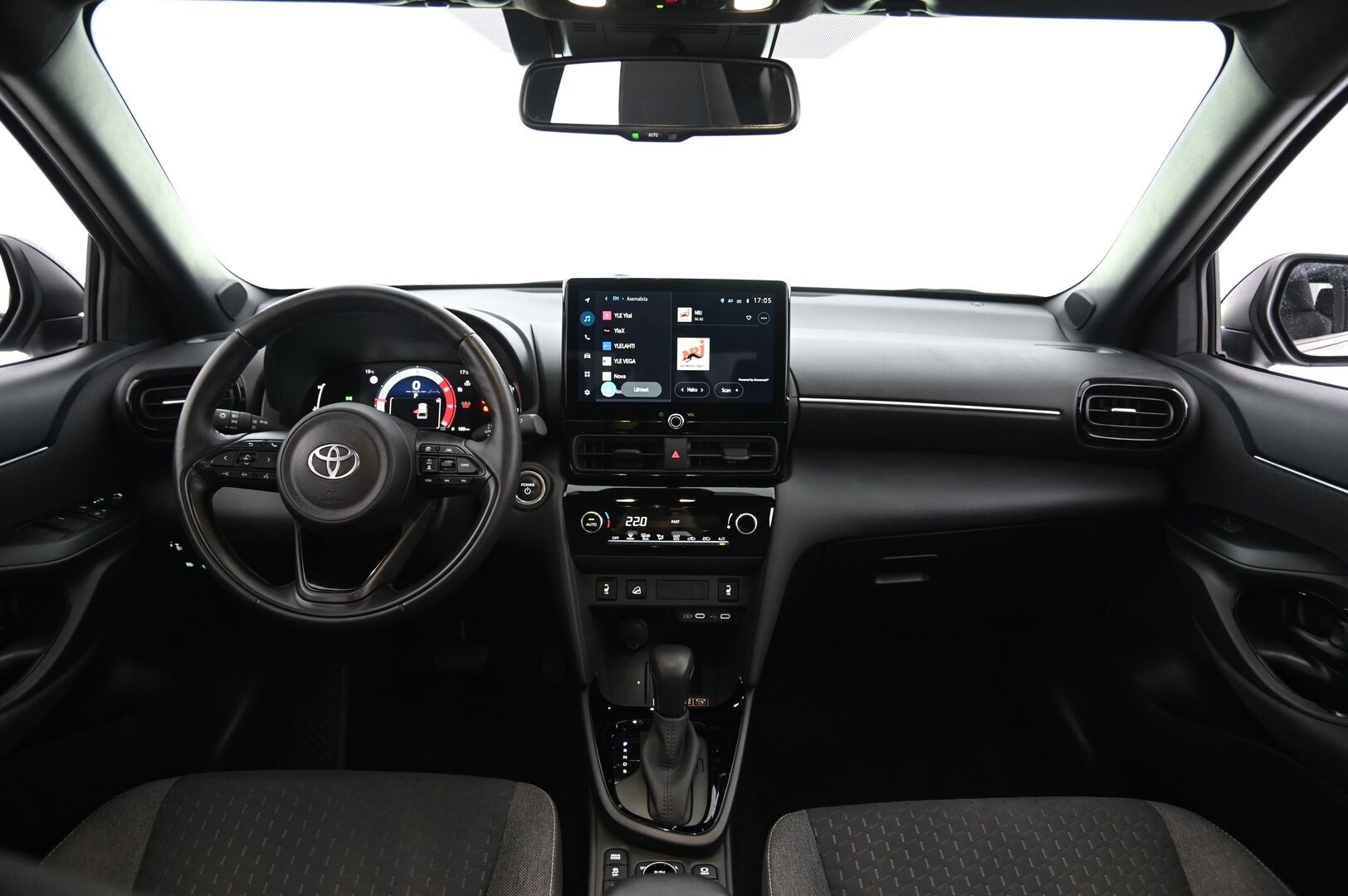 Toyota Yaris Cross 2024 1.5 Hybrid 116 AWD-i Intense Plus * ACC / Peruutuskamera / Navigointi / LED / Sähköluukku * - 3,99 % KORKOTARJOUS TÄHÄN AUTOON - 2xRenkaat / Lohko / Siisti / MIracast*