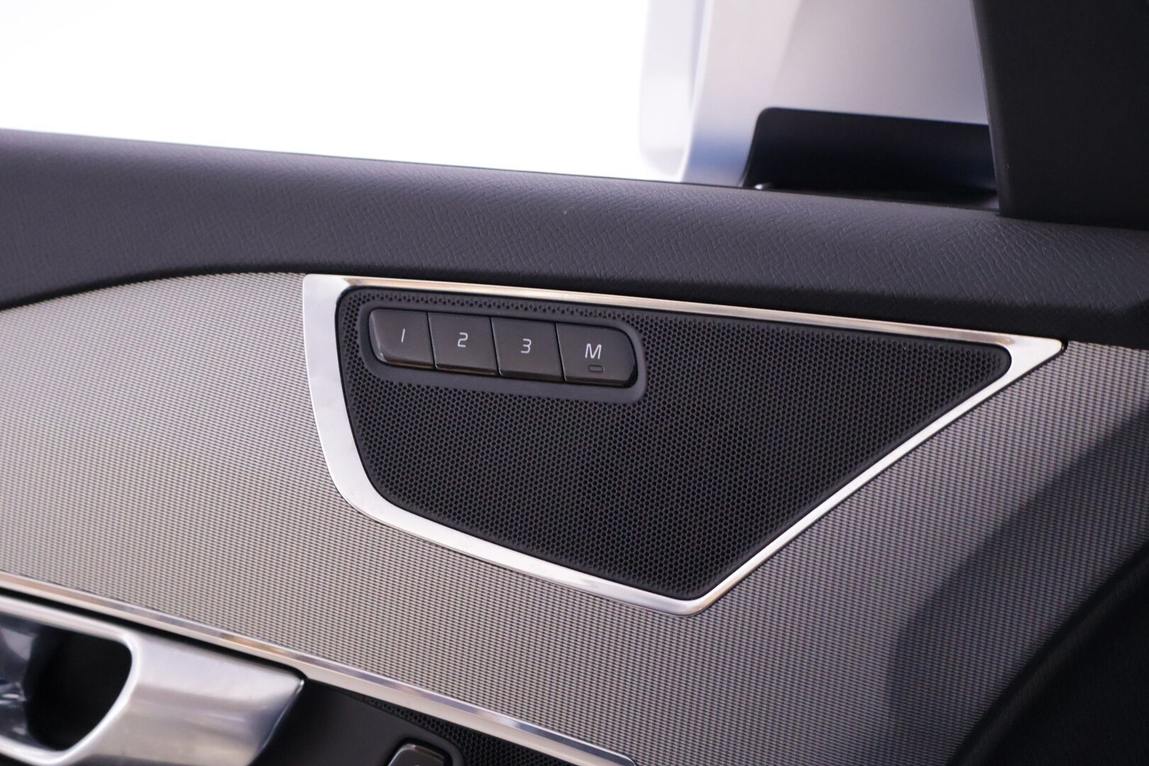 Volvo XC90 2018 T8 Twin Engine AWD R-Design *Webasto / Koukku alletaittuva / HUD / Adapt.LED / S.Luukku* - *Asiallinen huoltohistoria / Jakopää tehty hiljattain!!* - HULLUT AVAJAISHULINAT KORKOTARJOUS 3,29 %