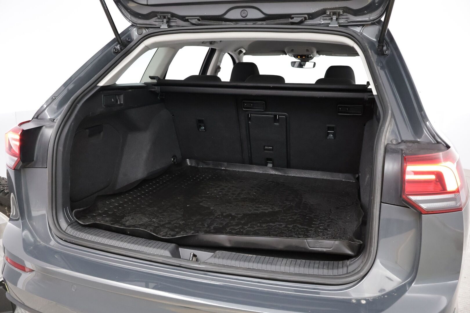 Volkswagen Golf 2022 Variant Style 1,5 eTSI 96 kW (MHEV) - Adapt.Vakkari | Vetokoukku | Digimittari | LED | Ratinlämmitys | Apple&Android | 2x Renkaat Aluvantein!