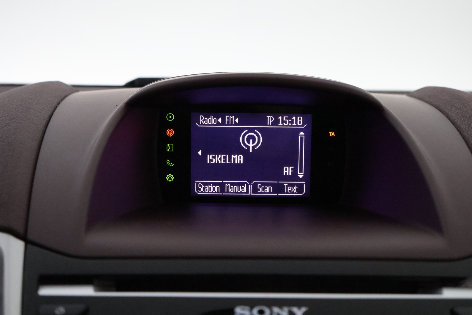 Ford Fiesta 2013 1,25 82 hv Titanium M5 5-ovinen * Vakkari / Lämmitettävä tuulilasi / Aut.Ilmastointi / Xenon - Upea värimaailma / Erittäin siisti / Jakopää hiljattain tehty! - HULLUT JOULUT KORKOTARJOUS 2,49% 