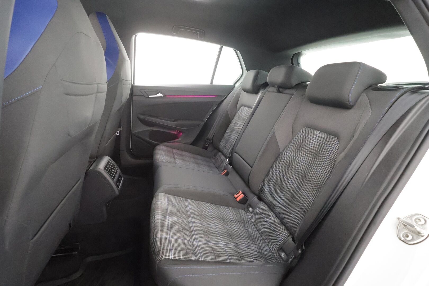 Volkswagen Golf 2021 GTE 180 kW (PHEV) DSG-automaatti - | ACC | LED | P.Tutkat | Ratinlämmitys | Digimittaristo | Apple&Android | Kahdet Renkaat |