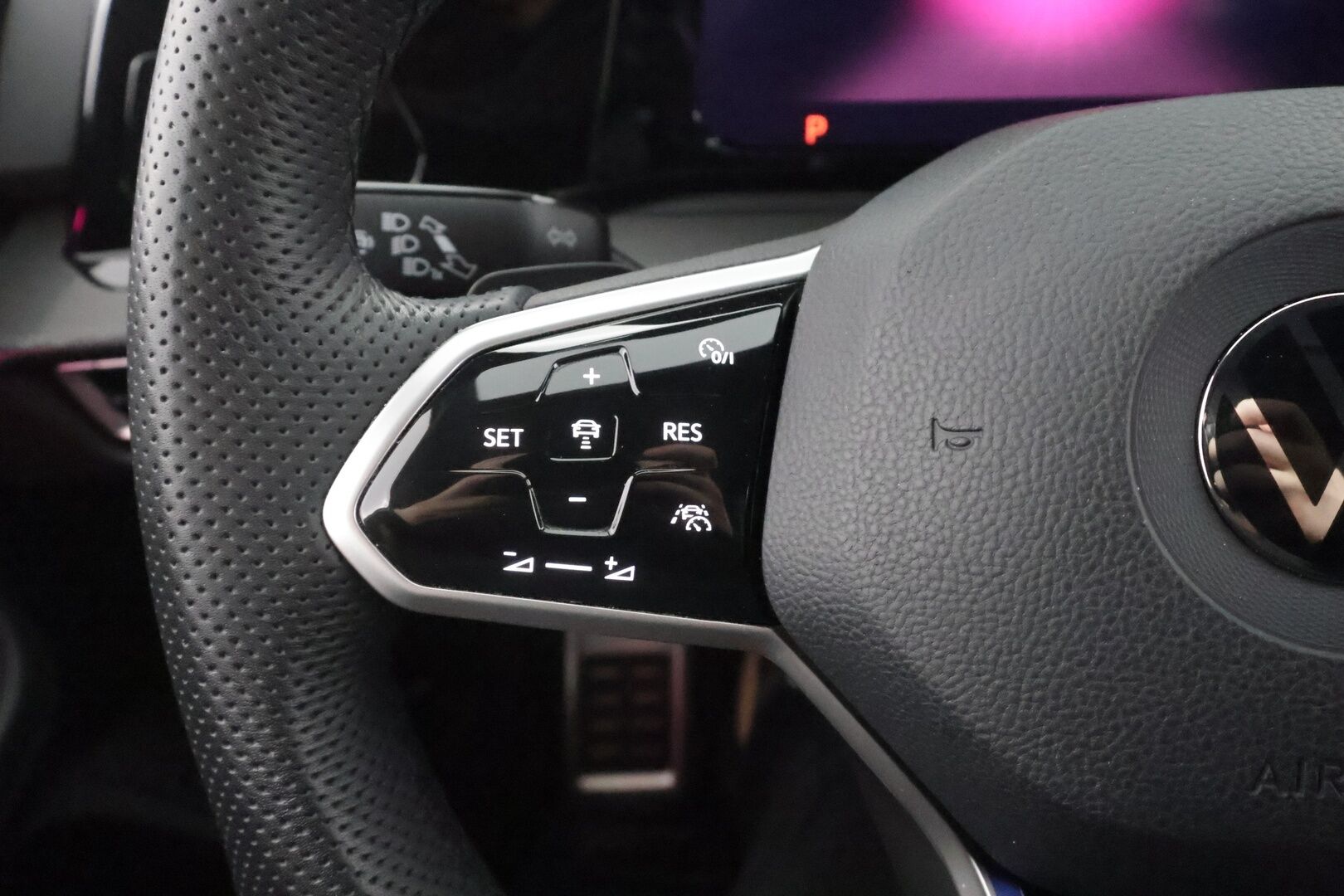 Volkswagen Golf 2021 GTE 180 kW (PHEV) DSG-automaatti - | ACC | LED | P.Tutkat | Ratinlämmitys | Digimittaristo | Apple&Android | Kahdet Renkaat |