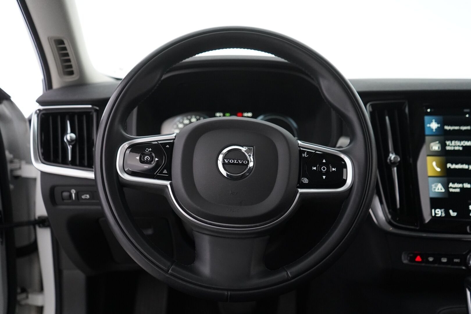 Volvo V90 2021 T6 TwE AWD Inscription Expression aut - ACC | Kamera | Koukku | Webasto | Kahdet renkaat Volvon alumiinivantein | Merkkihuollettu