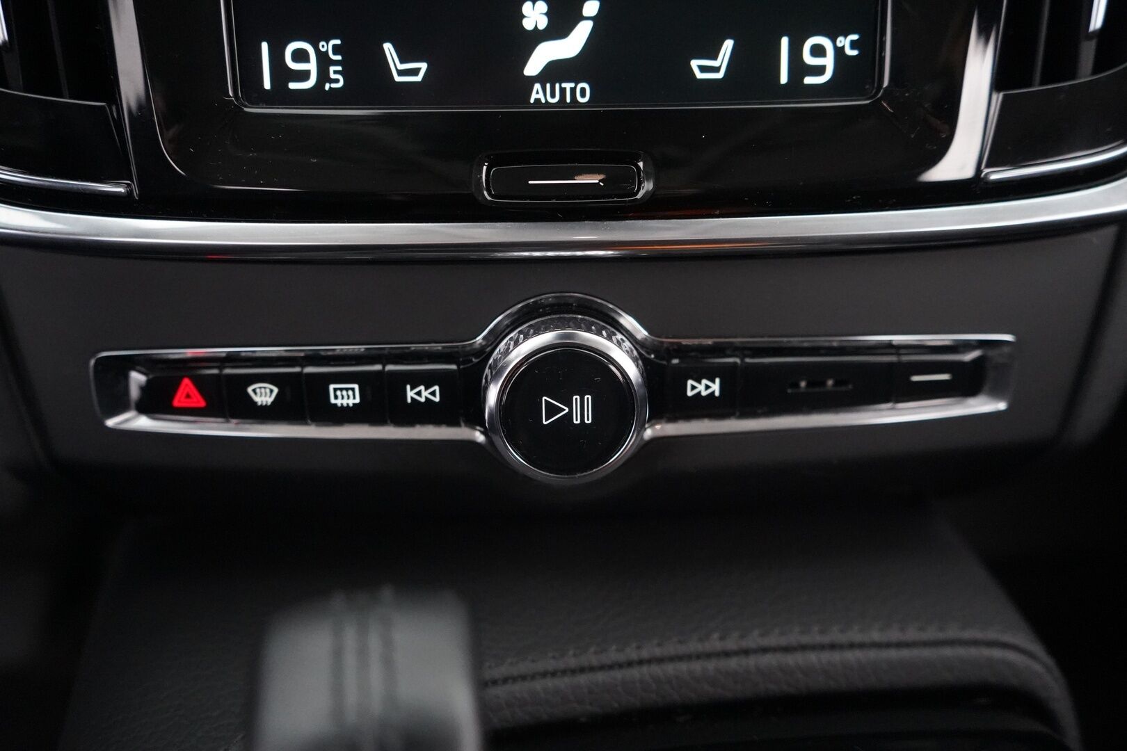 Volvo V90 2021 T6 TwE AWD Inscription Expression aut - ACC | Kamera | Koukku | Webasto | Kahdet renkaat Volvon alumiinivantein | Merkkihuollettu