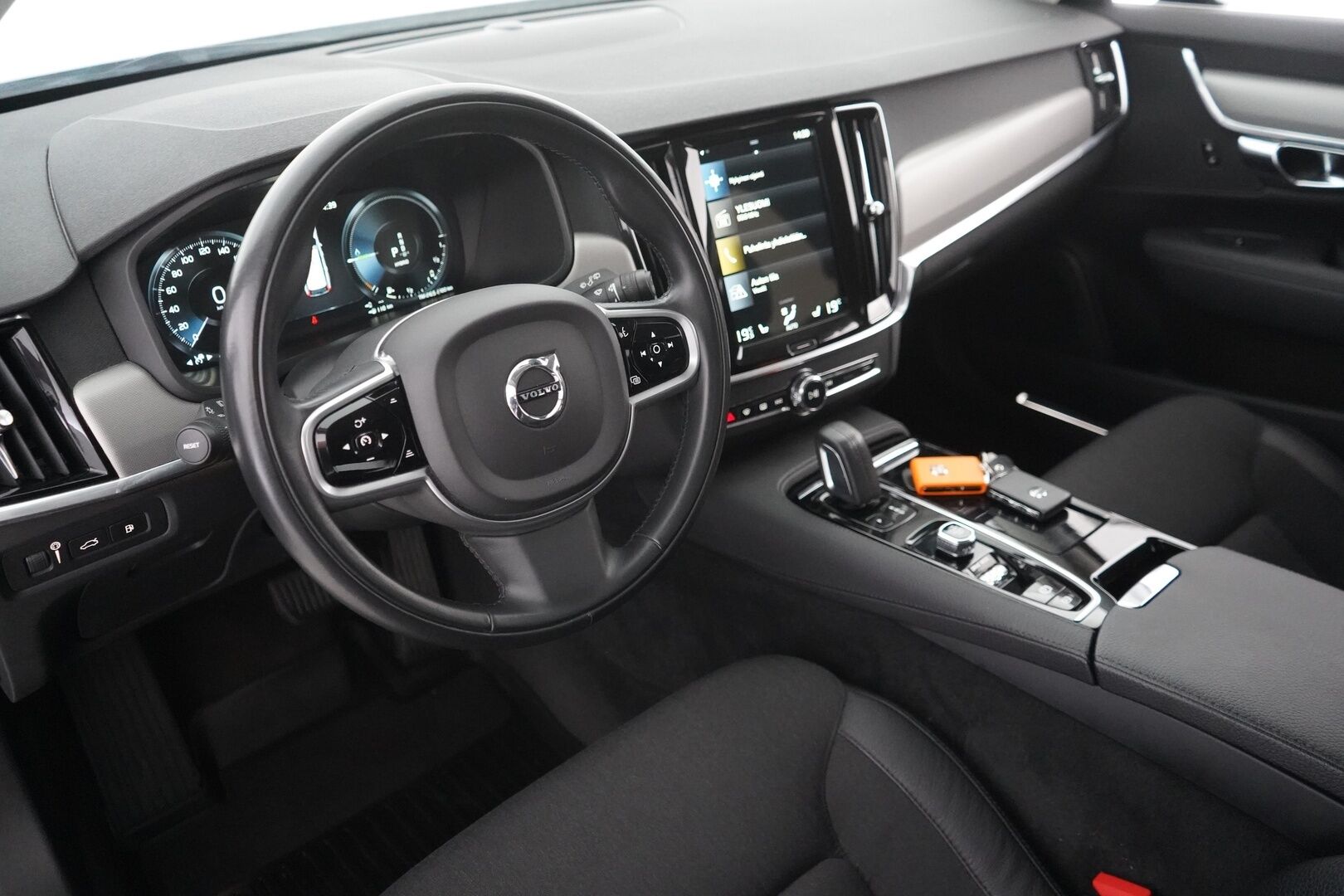 Volvo V90 2021 T6 TwE AWD Inscription Expression aut - ACC | Kamera | Koukku | Webasto | Kahdet renkaat Volvon alumiinivantein | Merkkihuollettu
