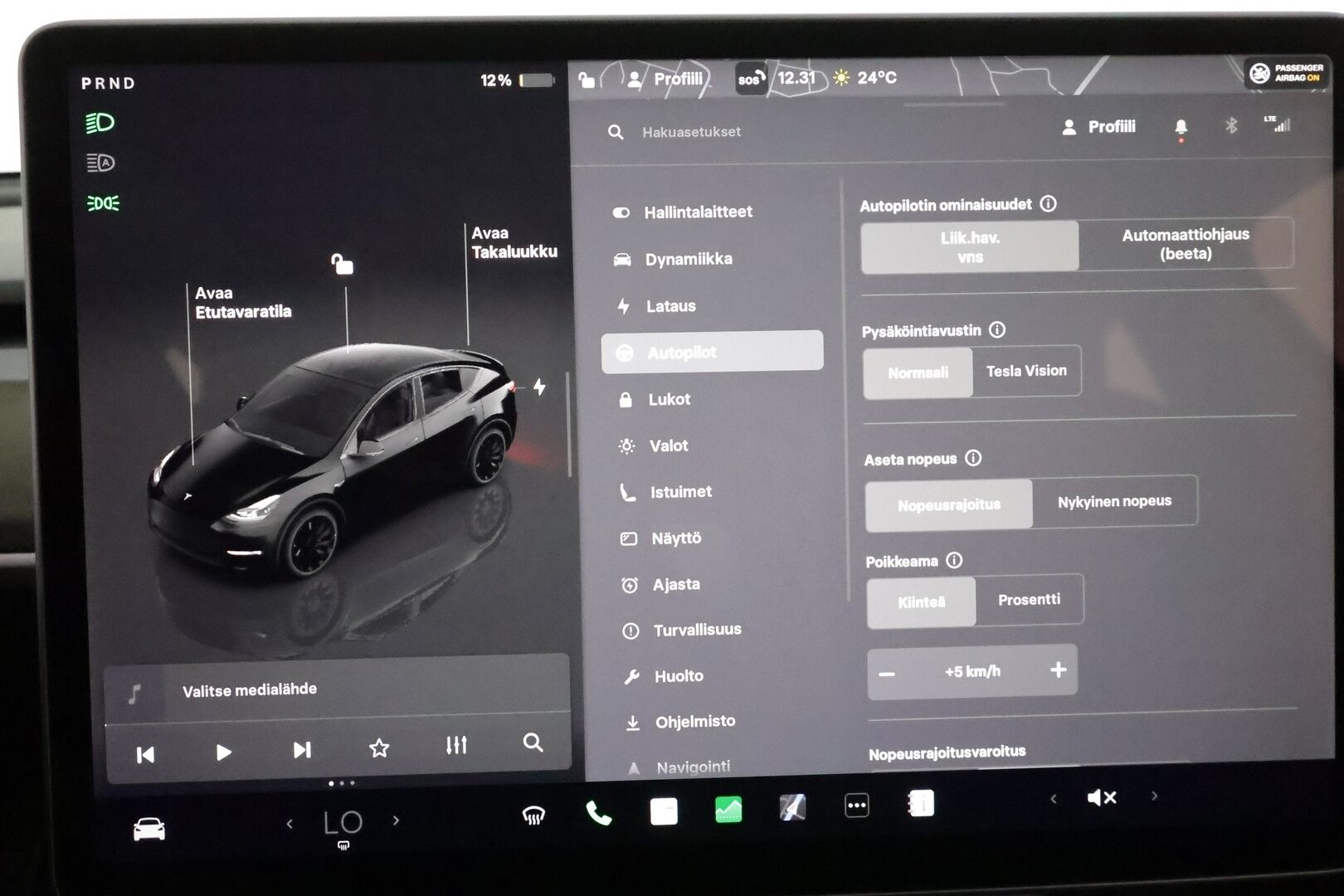 Tesla Model Y 2022 Performance - 3,99 % KORKOTARJOUS TÄHÄN AUTOON - Koukku / Lämpöpumppu / Matrix LED / Lasikatto / Premium Audio / Nahkasisusta / 2x Renkaat / Juuri tullut Tampereelle!