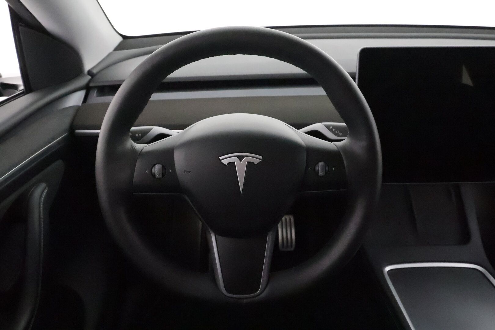 Tesla Model Y 2022 Performance - 3,99 % KORKOTARJOUS TÄHÄN AUTOON - Koukku / Lämpöpumppu / Matrix LED / Lasikatto / Premium Audio / Nahkasisusta / 2x Renkaat / Juuri tullut Tampereelle!