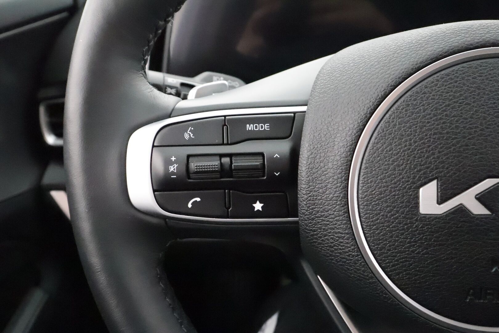 Kia Sportage 2025 1.6 T-GDI AWD Plug-in Hybrid EX AT 245hv * ACC / Lohko / Keyless / P.Kamera / LED / Apple&Android * - 1.Om Suomi-auto / Kahdet Renkaat - HULLUT AVAJAISHULINAT KORKOTARJOUS 3,29 %