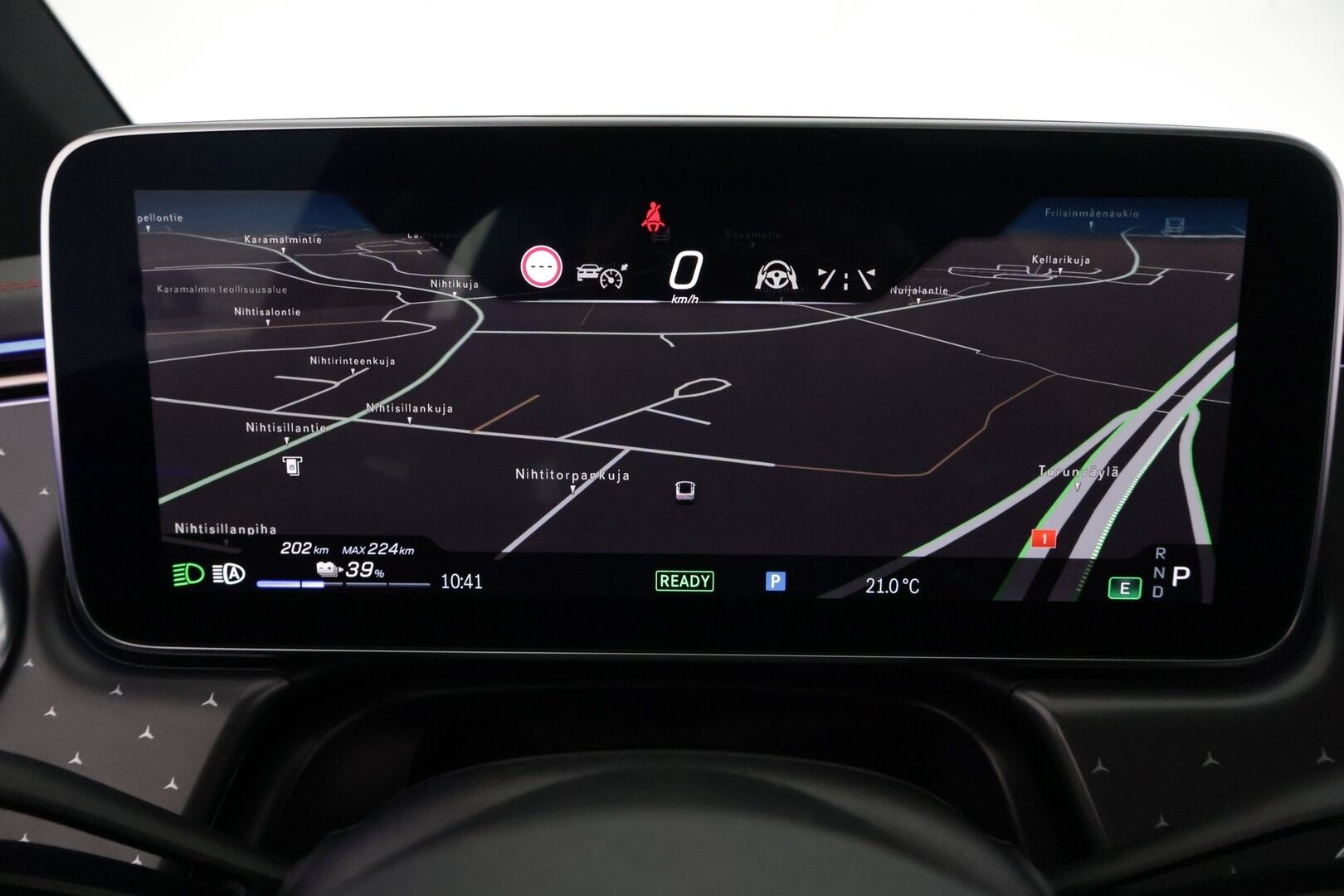 Mercedes-Benz EQE 2022 350 4MATIC AMG-Line - 2,99 % KORKOTARJOUS TÄHÄN AUTOON - Distronic Plus / Burmester / Panorama / 360° Kamera / Sporttipenkit Muistilla / Digital Light / KeylessGo / Ohjausavustin / 2x renkaat aluvanteilla