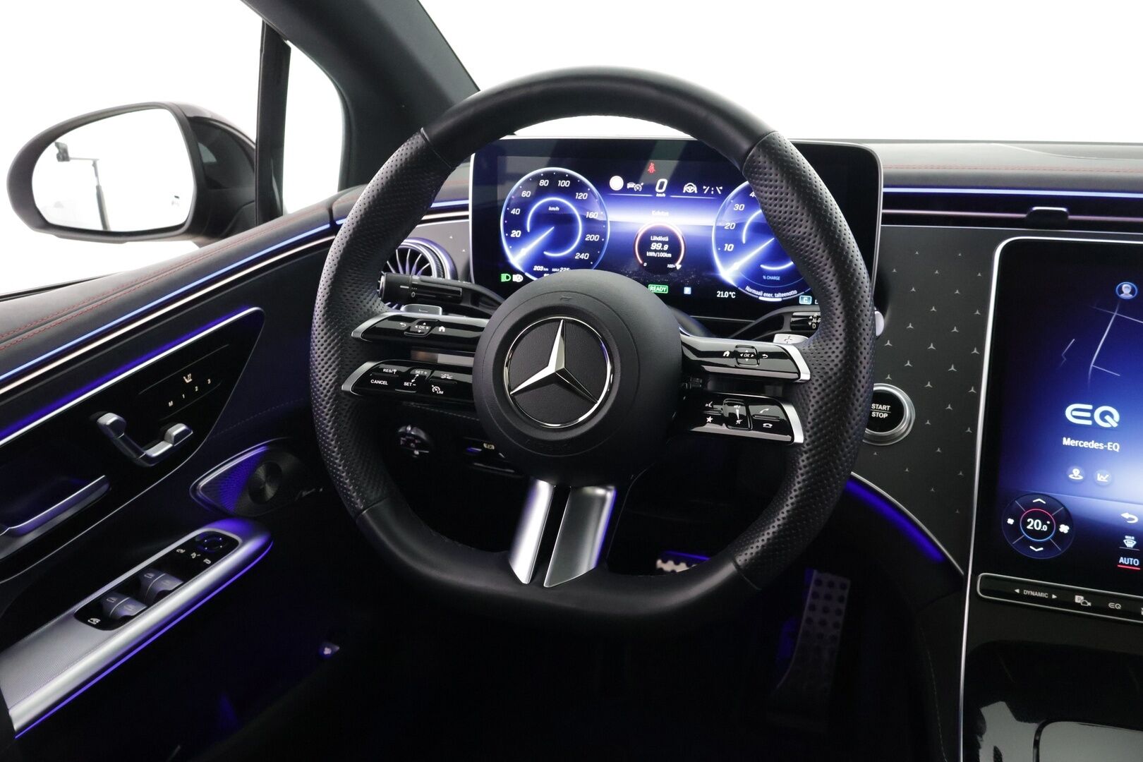 Mercedes-Benz EQE 2022 350 4MATIC AMG-Line - 2,99 % KORKOTARJOUS TÄHÄN AUTOON - Distronic Plus / Burmester / Panorama / 360° Kamera / Sporttipenkit Muistilla / Digital Light / KeylessGo / Ohjausavustin / 2x renkaat aluvanteilla