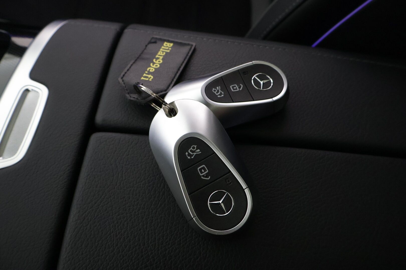 Mercedes-Benz EQE 2022 350 4MATIC AMG-Line - 2,99 % KORKOTARJOUS TÄHÄN AUTOON - Distronic Plus / Burmester / Panorama / 360° Kamera / Sporttipenkit Muistilla / Digital Light / KeylessGo / Ohjausavustin / 2x renkaat aluvanteilla