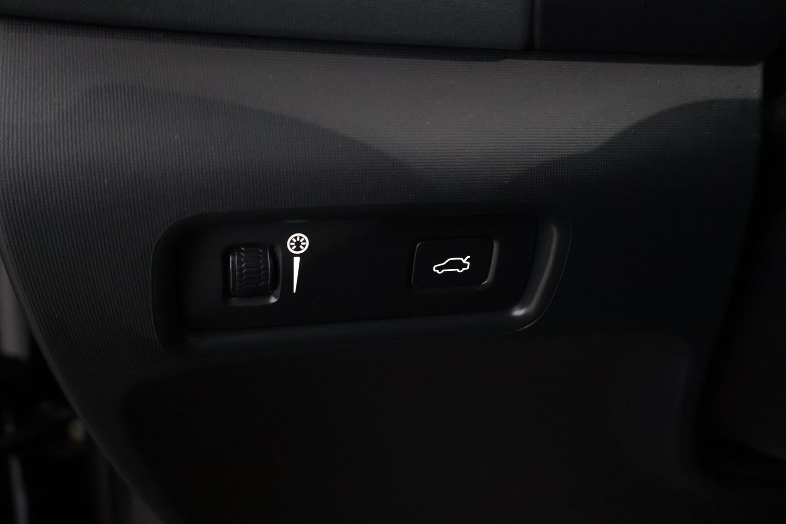 Polestar 2 2021 Launch Edition, 300kW, 78kWh - | H&K | 360-kamera | ACC | Koukku | LED-valot | Neliveto | Keyless | Lasikatto | Sähkökontti | Muistipenkki