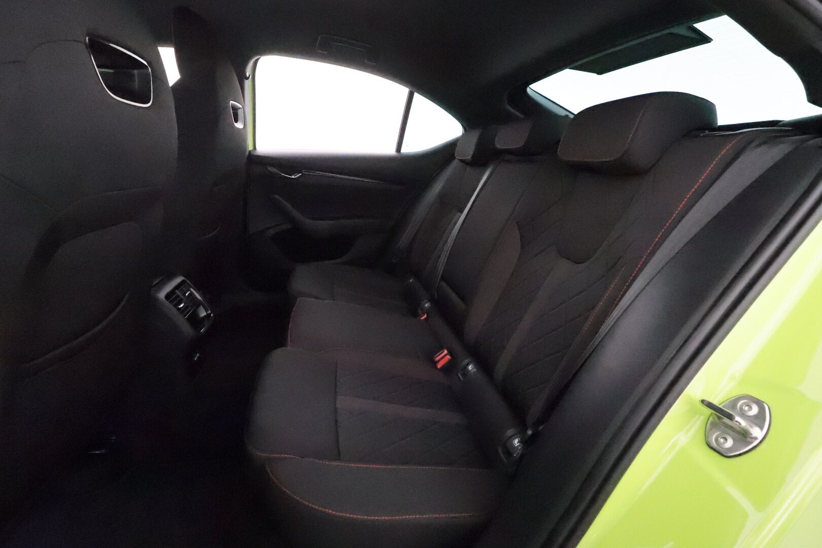 Skoda Octavia 2024 1.4 TSI PHEV RS iV DSG *Koukku / ACC / Matrix-LED / P.Kamera / Navi / Kaistavahti / Digimittaristo / Keyless* - Akku kuntotarkastettu / 2x Latauskaapelit / Kahdet Renkaat / Merkkihuollettu! - HULLU BLACKWEEK KORKOTARJOUS 2,49%