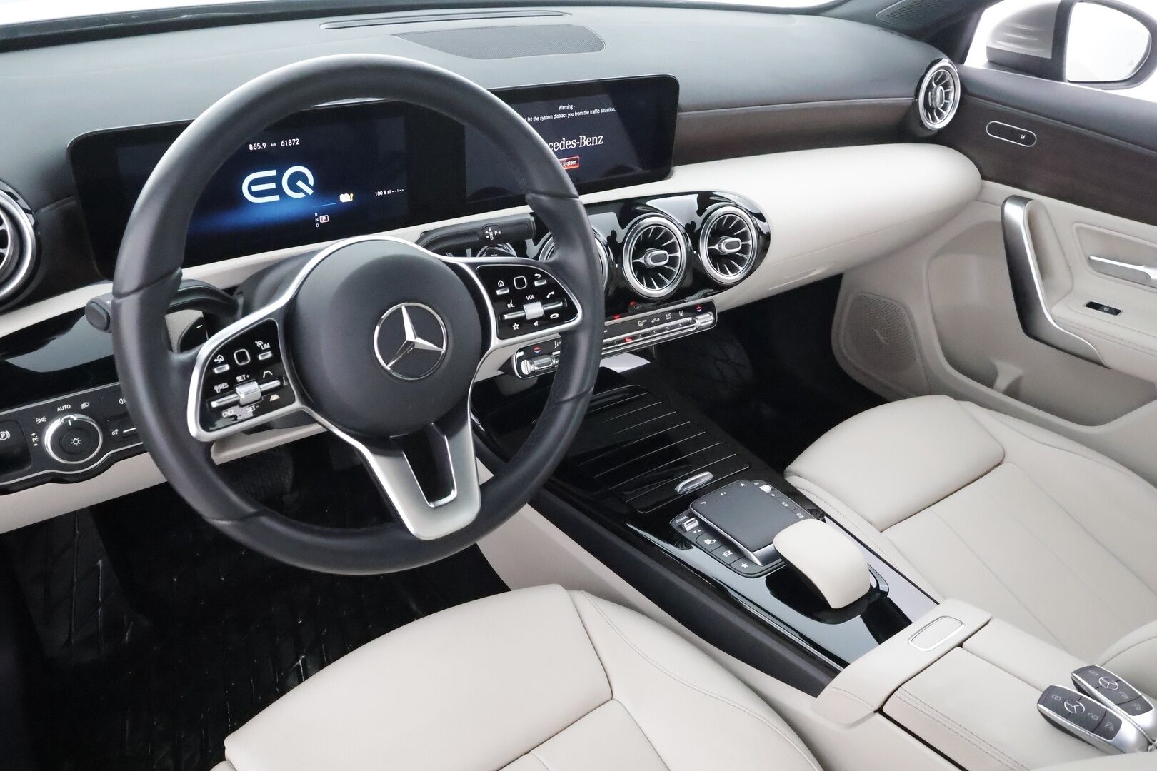 Mercedes-Benz A 2021 250 e A sedan Business Style Edition EQ Power * Distronic Pro / Koukku / Multibeam / Midline / Nahat / Keyless / Widescreen * - Suomi-auto / Kahdet renkaat aluvanteilla - HULLUT AVAJAISHULINAT KORKOTARJOUS 3,29 %