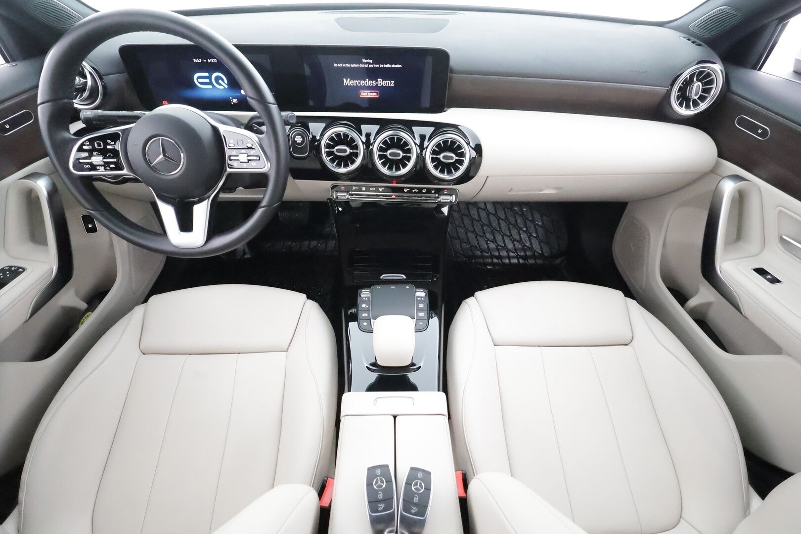 Mercedes-Benz A 2021 250 e A sedan Business Style Edition EQ Power * Distronic Pro / Koukku / Multibeam / Midline / Nahat / Keyless / Widescreen * - Suomi-auto / Kahdet renkaat aluvanteilla - HULLUT AVAJAISHULINAT KORKOTARJOUS 3,29 %