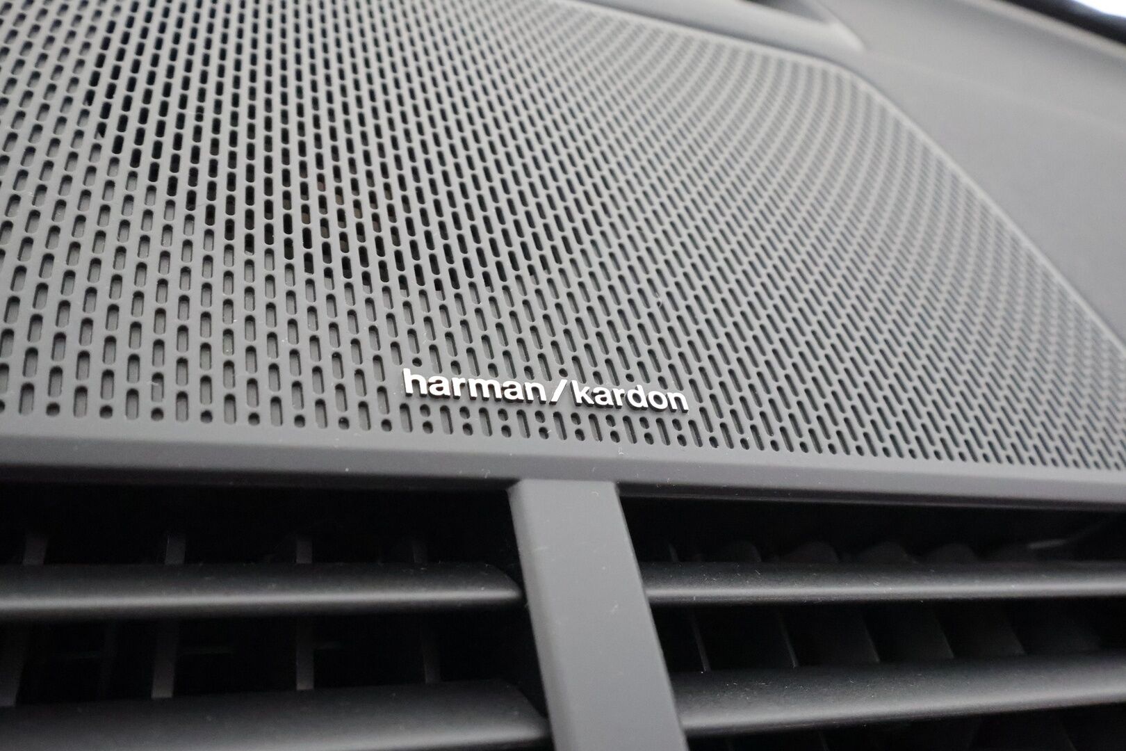 Polestar 2 2024 Standard range Single motor Plus Pack, 200kW, 69kWh - | Pilot&Plus | Facelift | ACC | ILP | Pixel-LED | Lasikatto | Harman/Kardon | 360° | BLIS | Pilot Assist | Keyless | Lämm. ratti | 2x Polestar alut | 