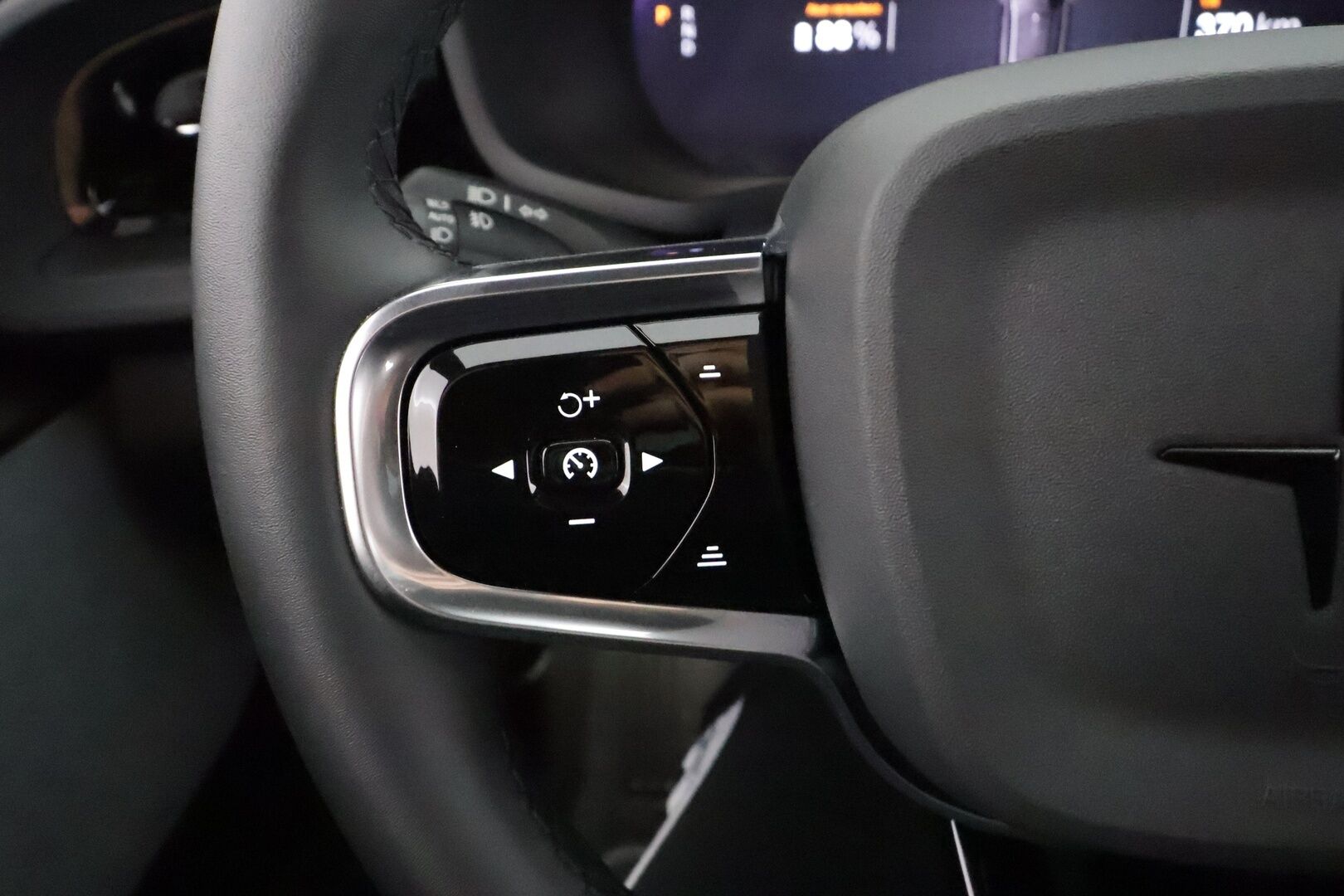 Polestar 2 2024 Standard range Single motor Plus Pack, 200kW, 69kWh - | Pilot&Plus | Facelift | ACC | ILP | Pixel-LED | Lasikatto | Harman/Kardon | 360° | BLIS | Pilot Assist | Keyless | Lämm. ratti | 2x Polestar alut | 