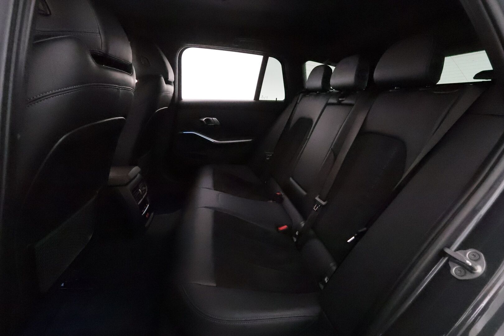 BMW 330 2021 G21 Touring 330e xDrive A Charged Edition M Sport *ACC / Comfort Access / Hifi / Muistipenkki / Koukku / Navi / LED* - Akku kuntotarkastettu / P.kamera / Sähköpenkit - HULLU BLACKWEEK KORKOTARJOUS 2,49%