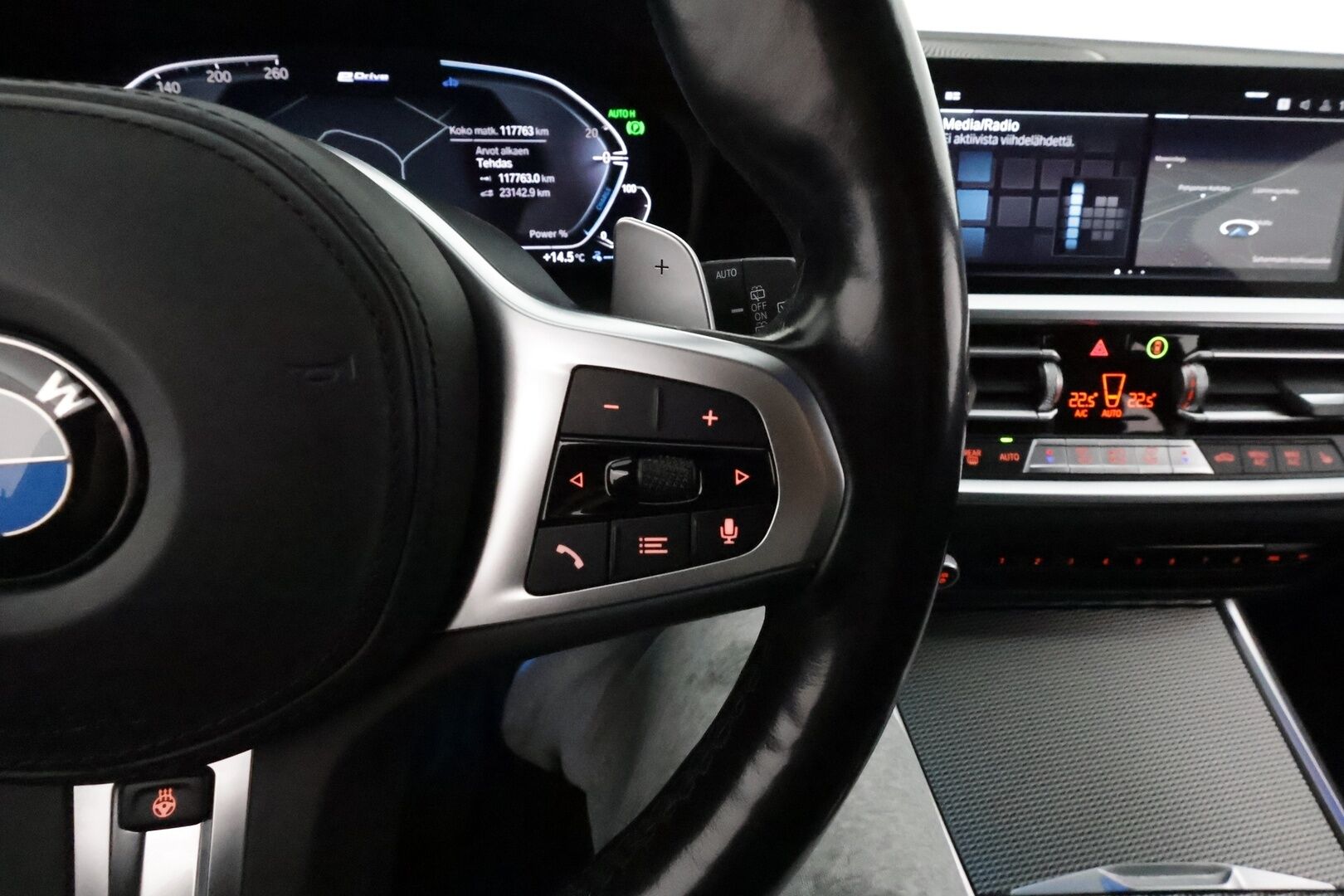 BMW 330 2021 G21 Touring 330e xDrive A Charged Edition M Sport *ACC / Comfort Access / Hifi / Muistipenkki / Koukku / Navi / LED* - Akku kuntotarkastettu / P.kamera / Sähköpenkit - HULLU BLACKWEEK KORKOTARJOUS 2,49%