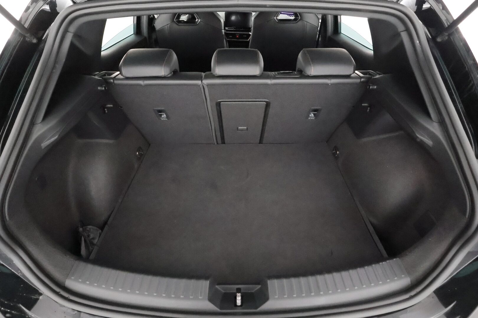 Cupra Leon 2022 1,4 PHEV 180 kW e-HYBRID DSG * ACC / LED / P.Kamera / Muistipenkki / Navi / Kaistavahti / Keyless * - Merkkihuollot